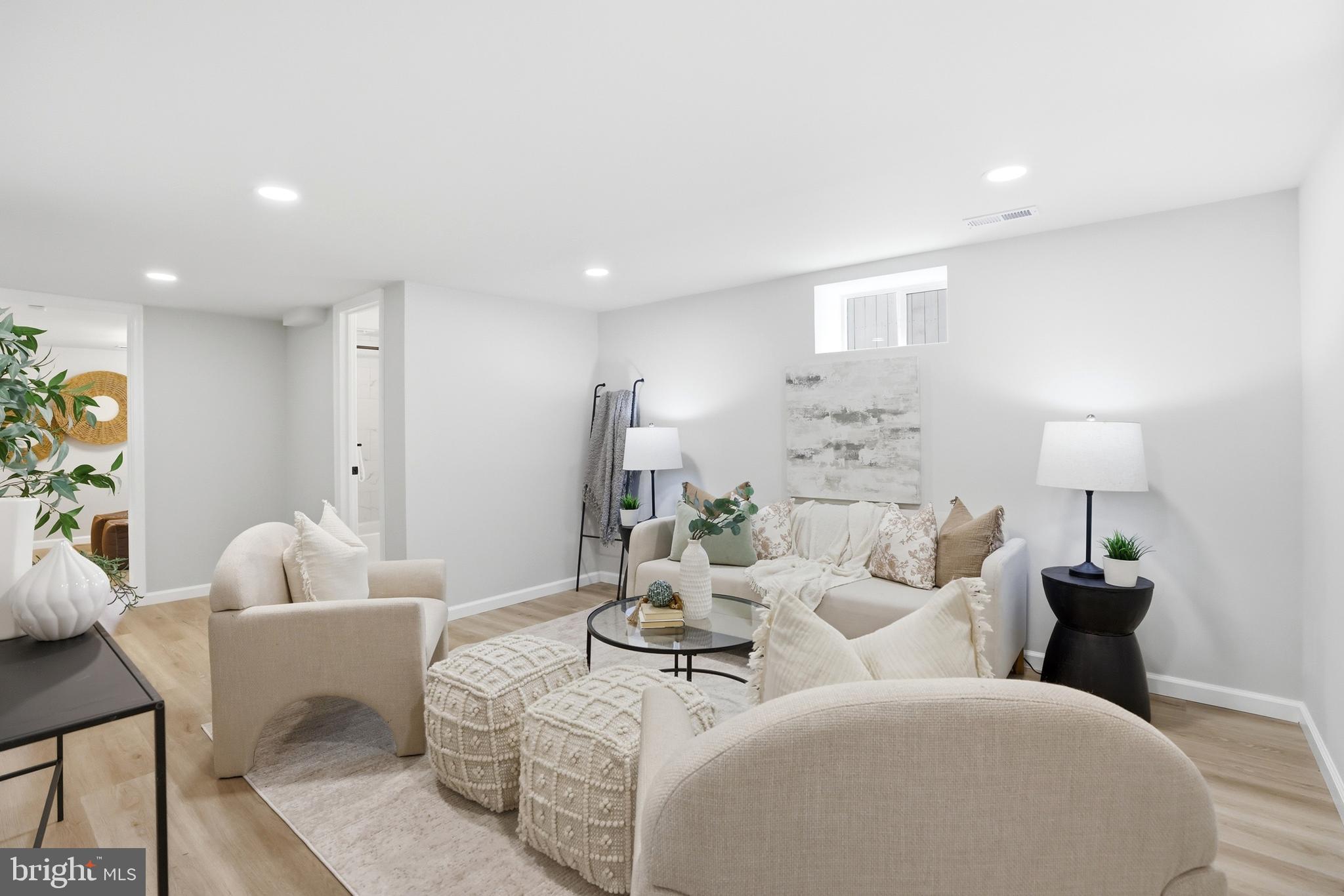 PICKWICK VILLAGE - Residential