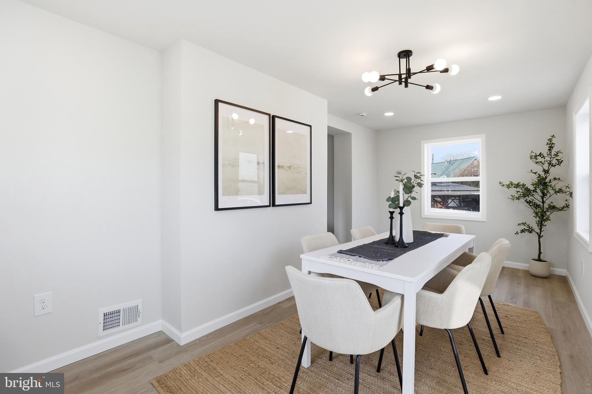 PICKWICK VILLAGE - Residential