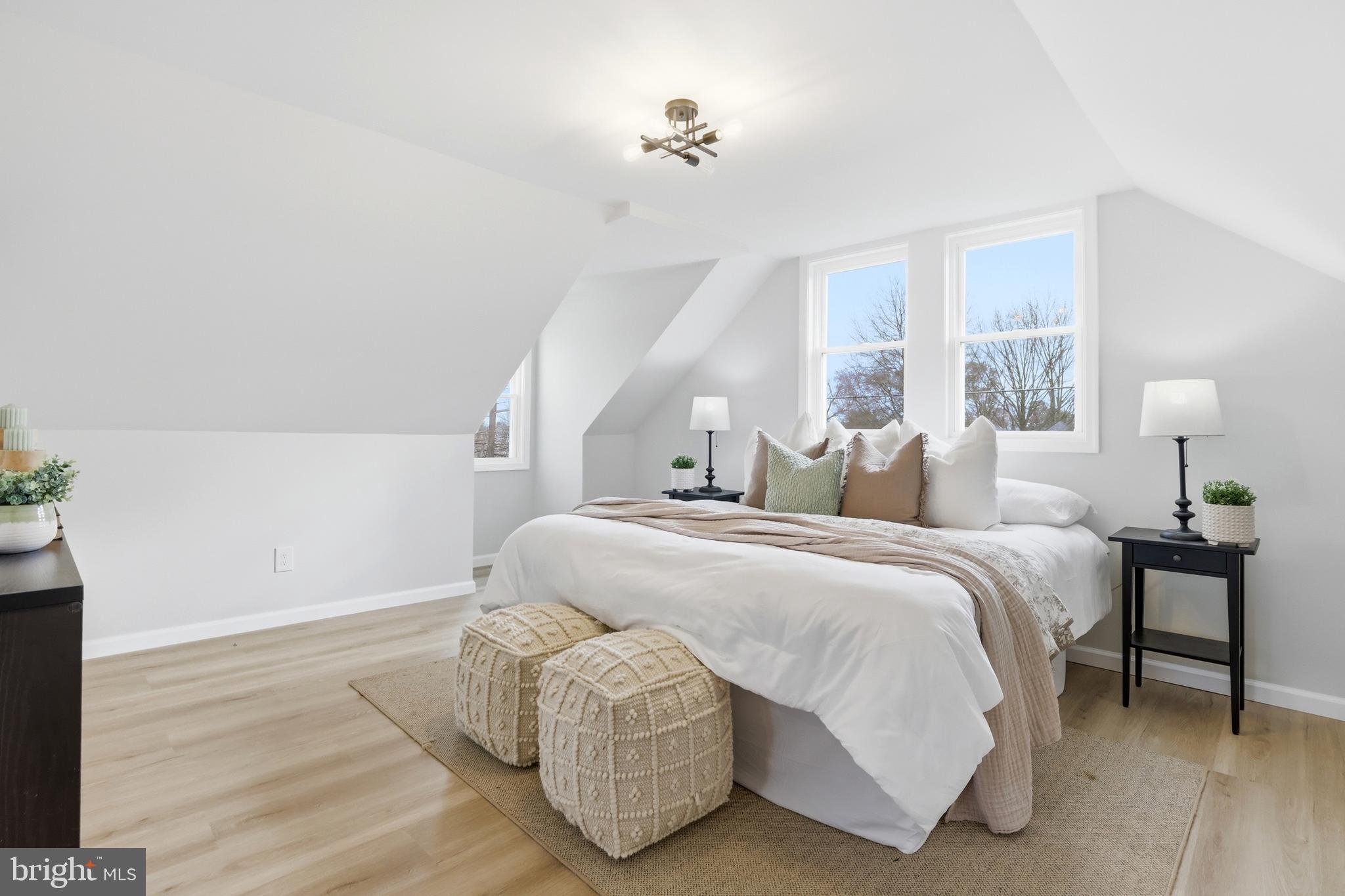 PICKWICK VILLAGE - Residential