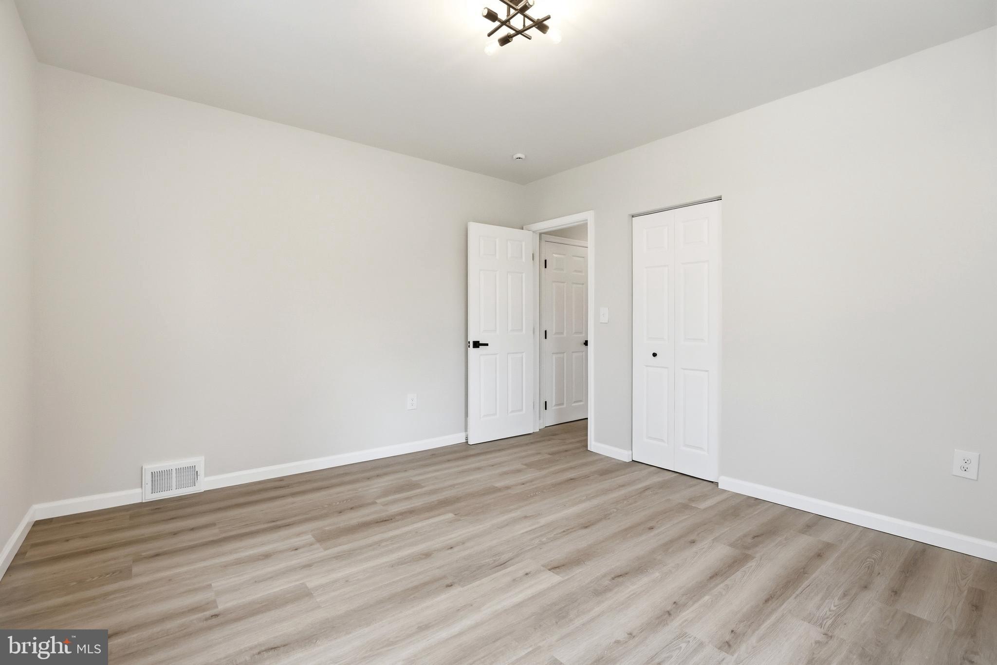 PICKWICK VILLAGE - Residential