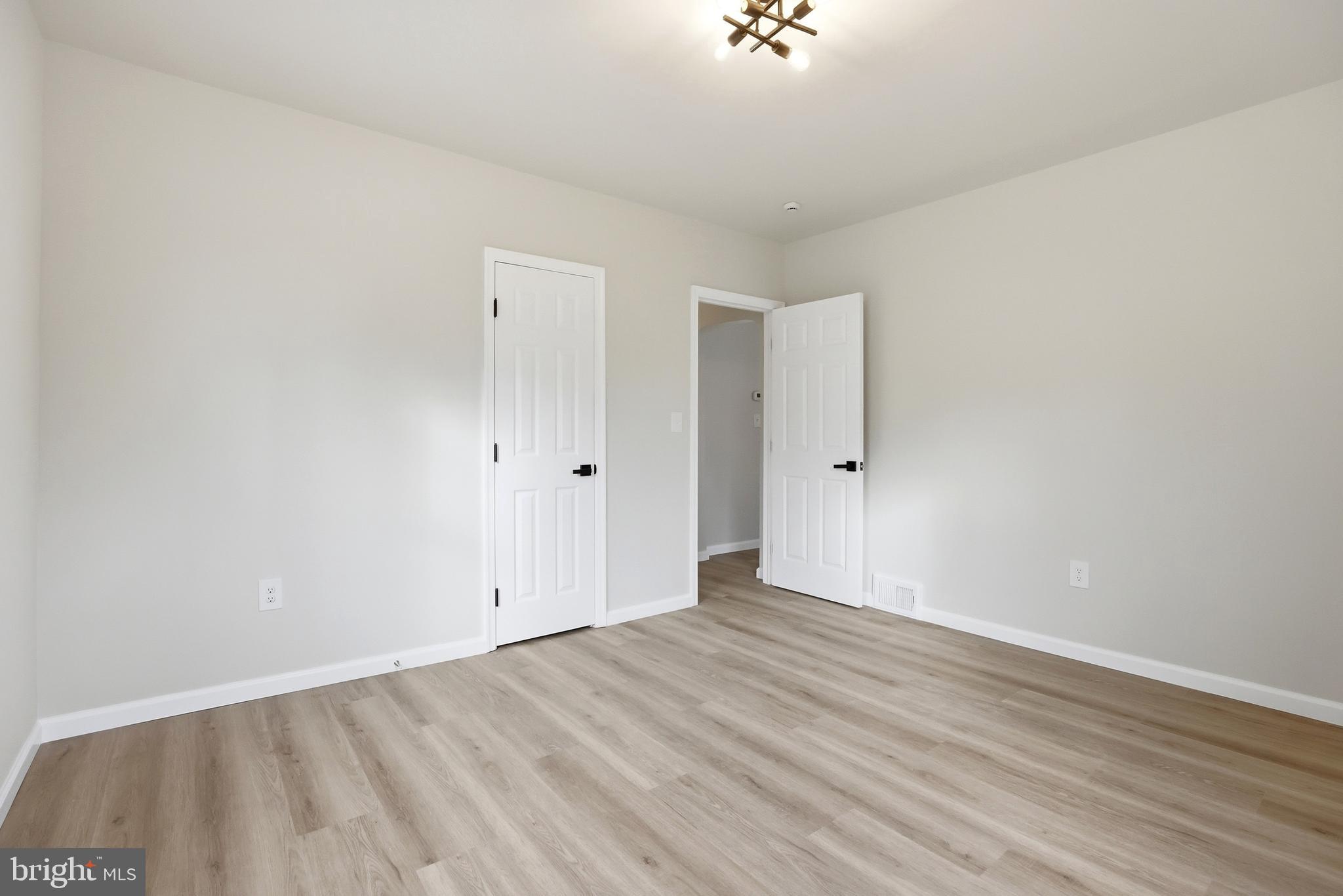 PICKWICK VILLAGE - Residential