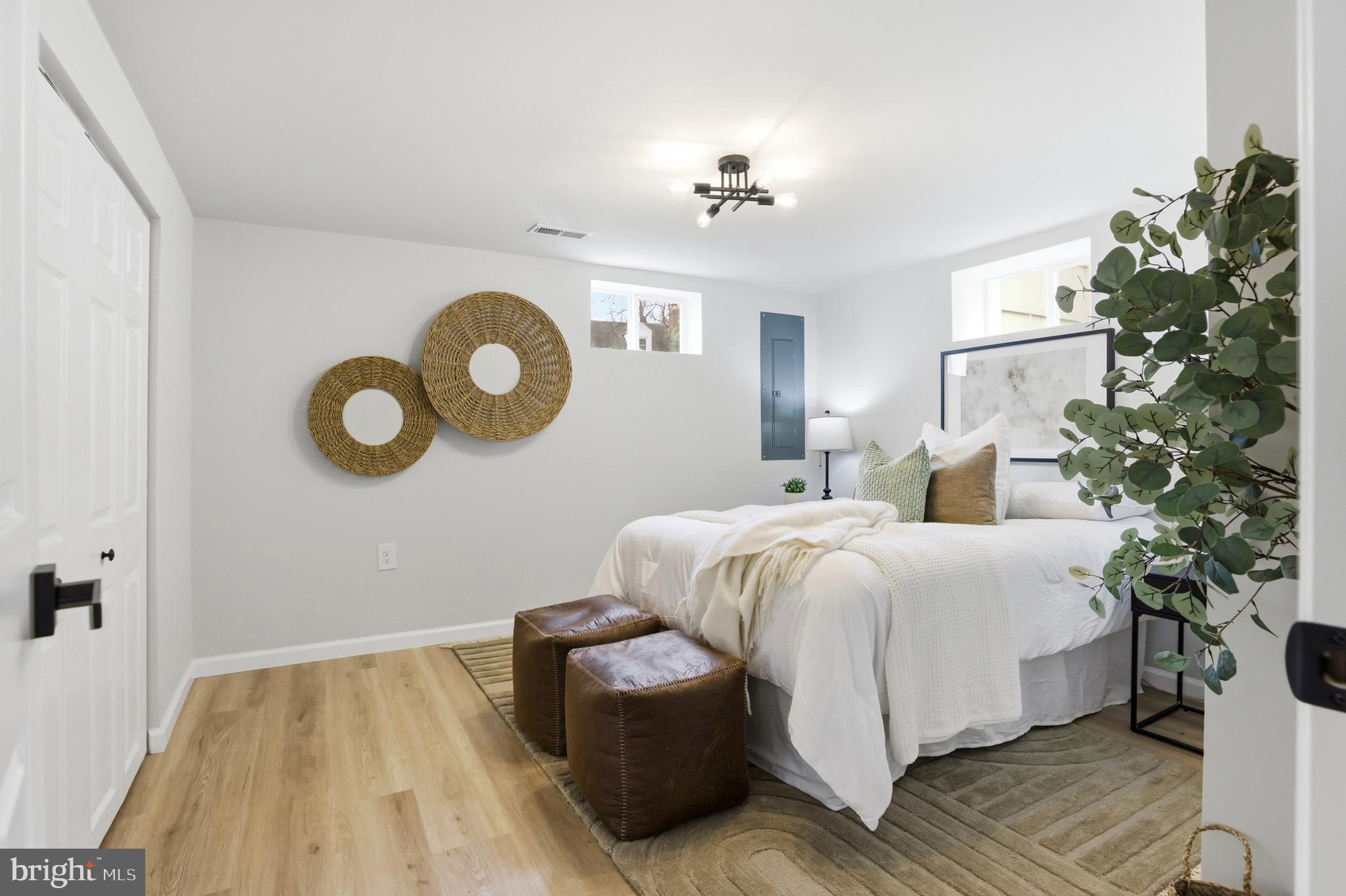 PICKWICK VILLAGE - Residential