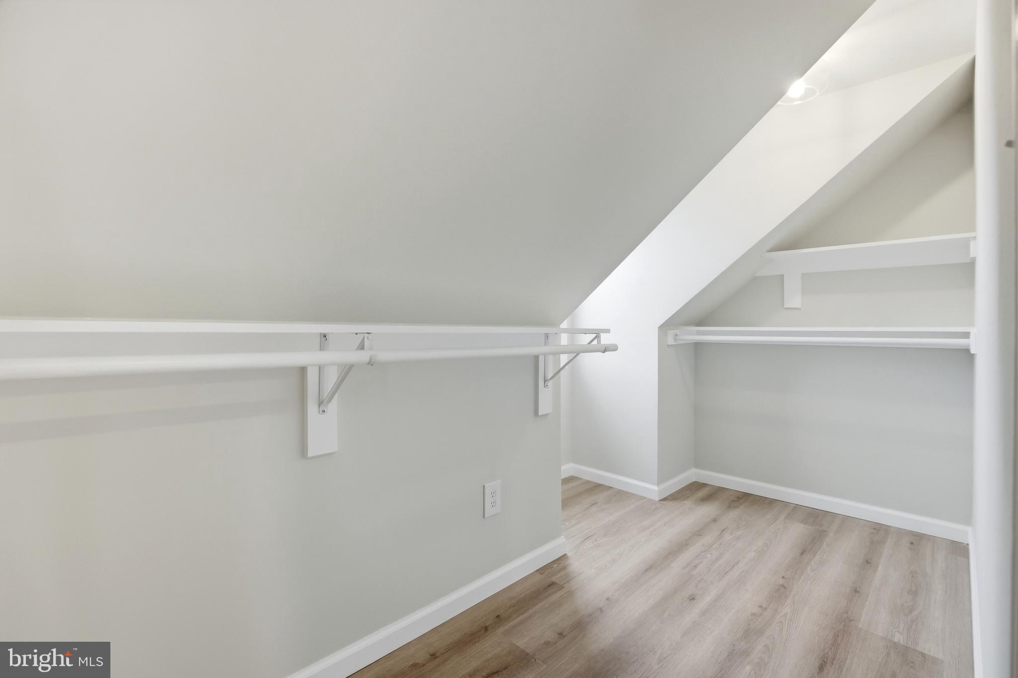 PICKWICK VILLAGE - Residential