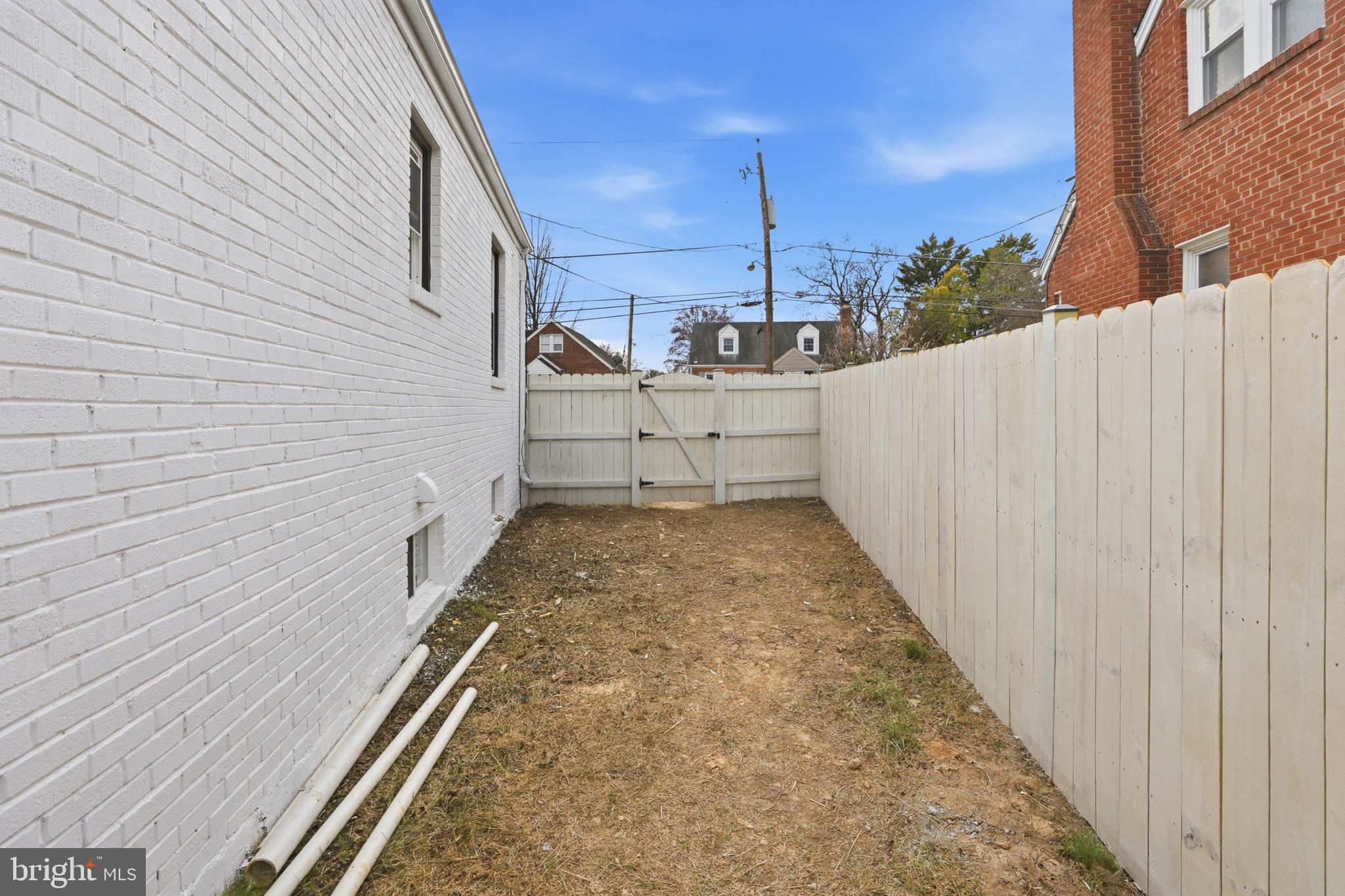 PICKWICK VILLAGE - Residential