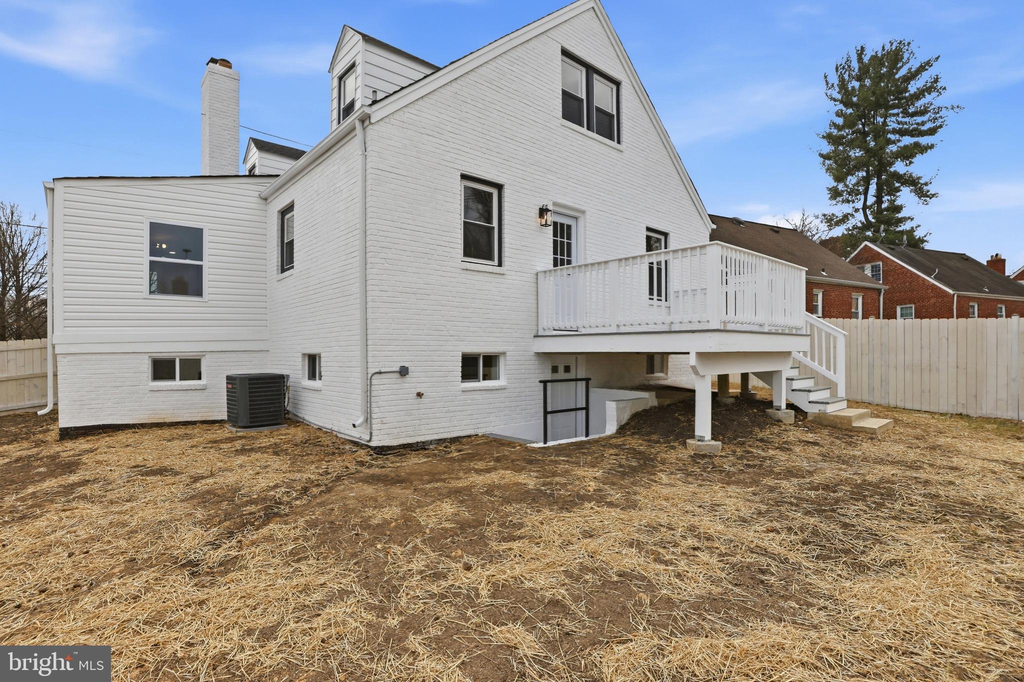 PICKWICK VILLAGE - Residential