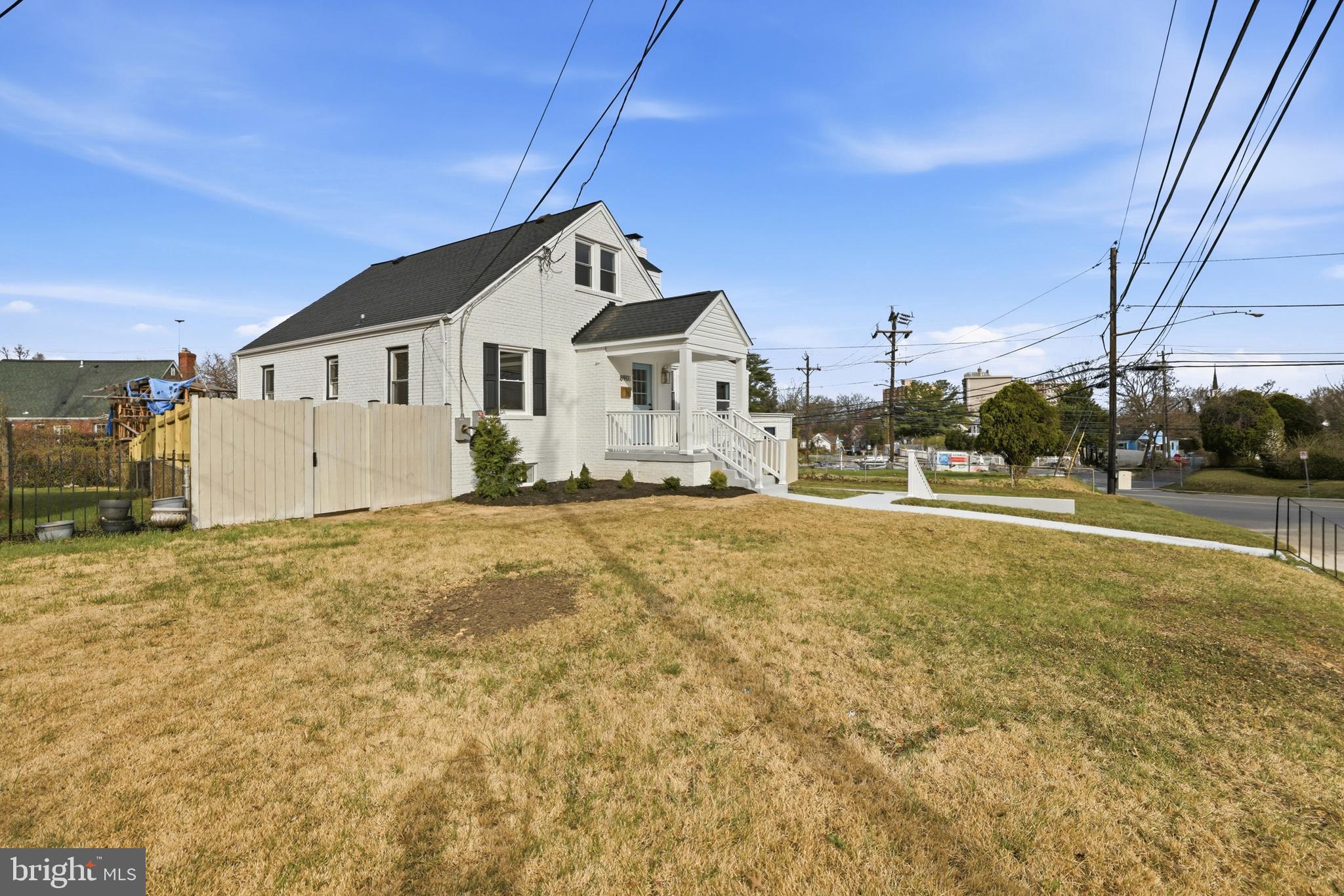 PICKWICK VILLAGE - Residential