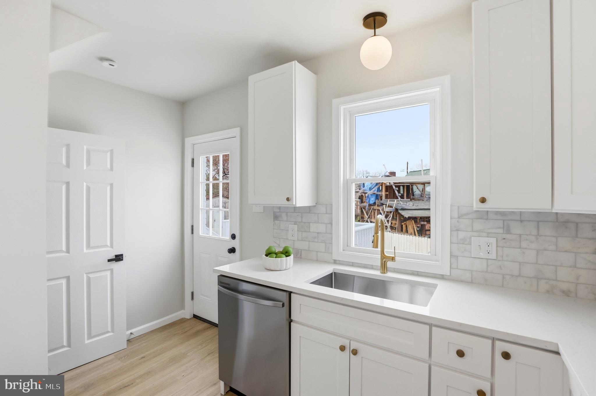 PICKWICK VILLAGE - Residential