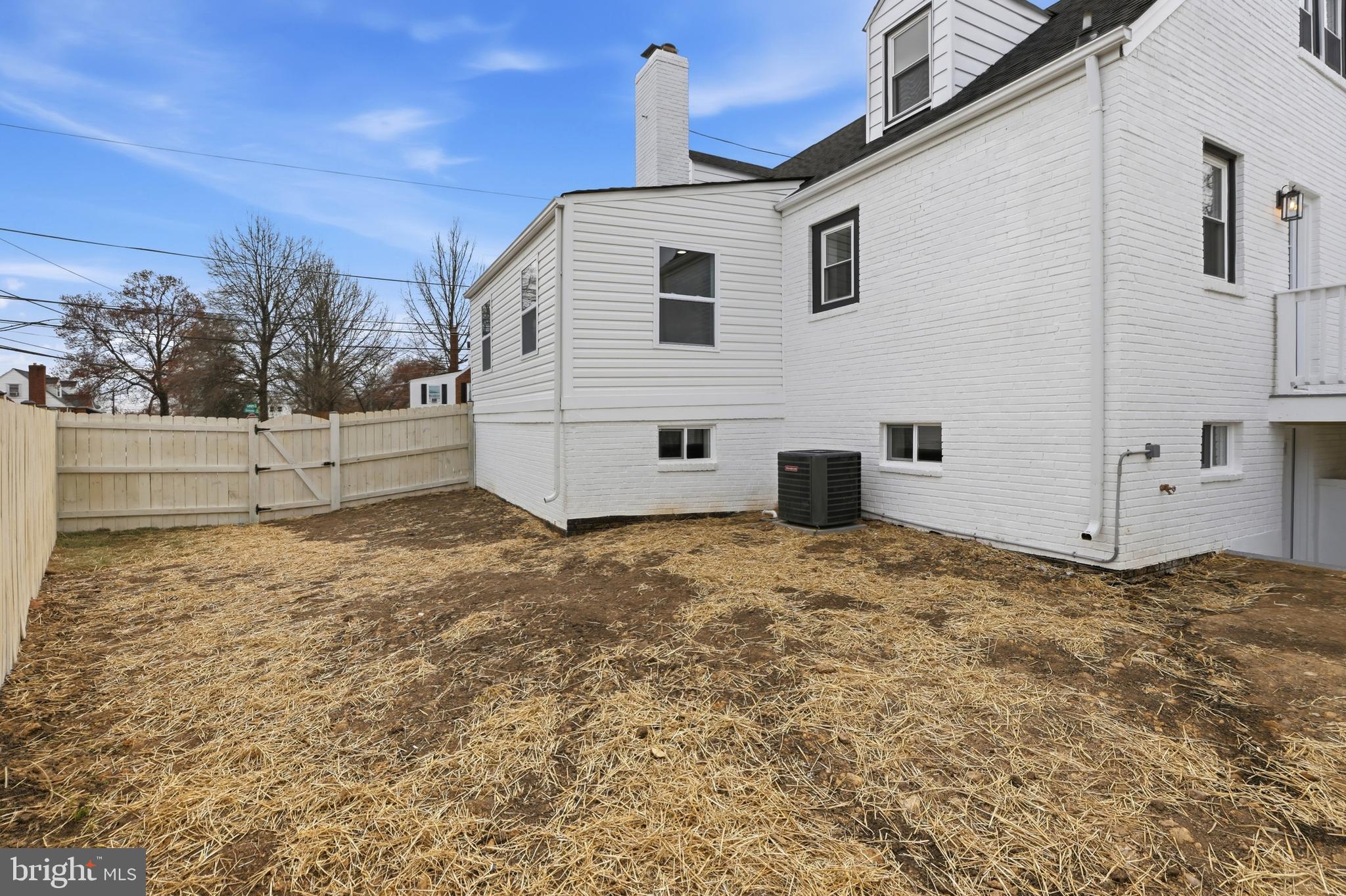 PICKWICK VILLAGE - Residential