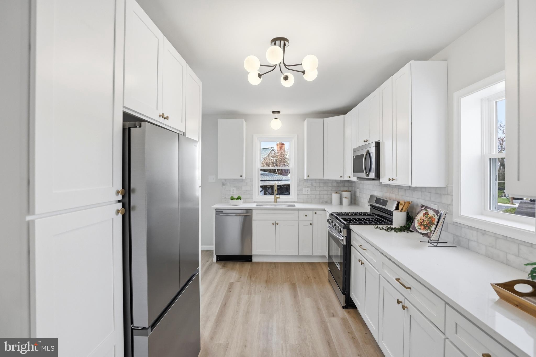 PICKWICK VILLAGE - Residential