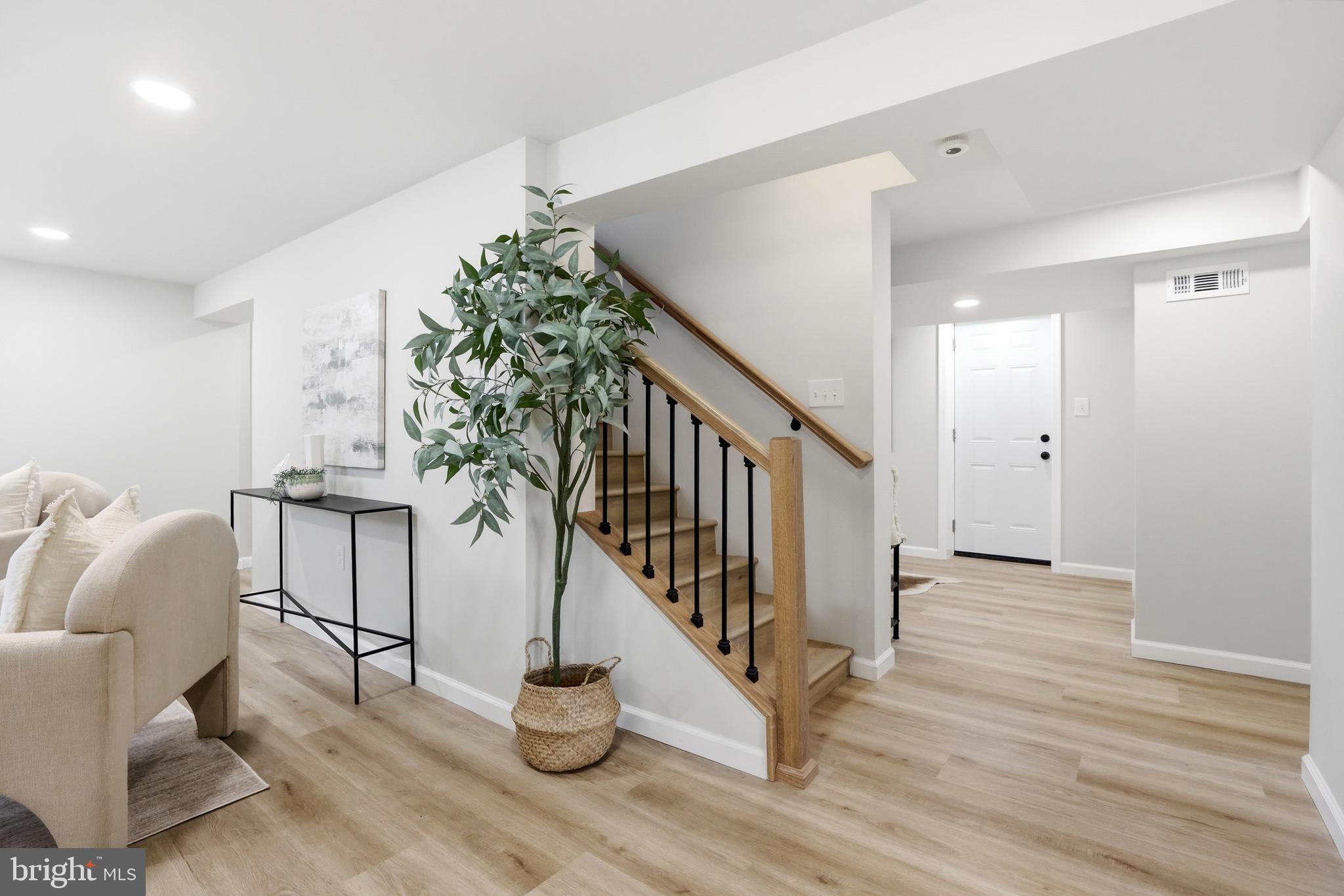 PICKWICK VILLAGE - Residential