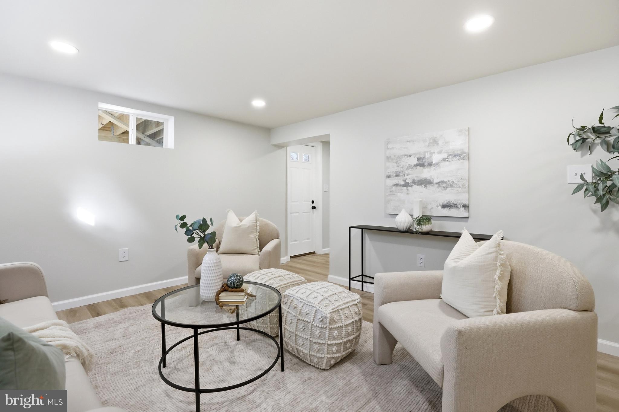 PICKWICK VILLAGE - Residential