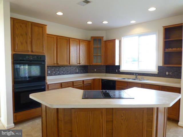 MADISON GROVE - Residential