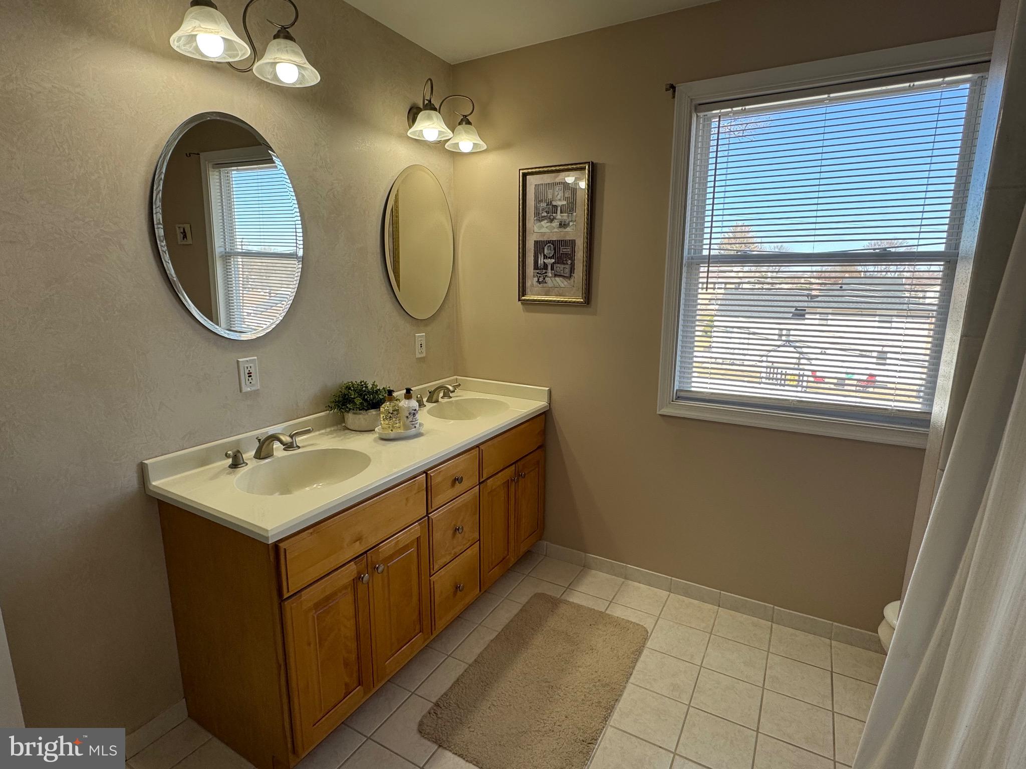 LAWRENCE PARK - Residential