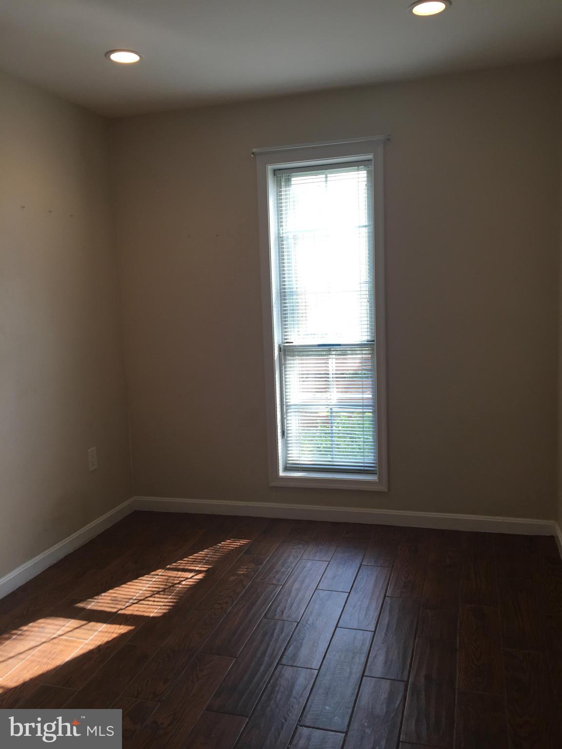 THE OAKTON - Residential Lease