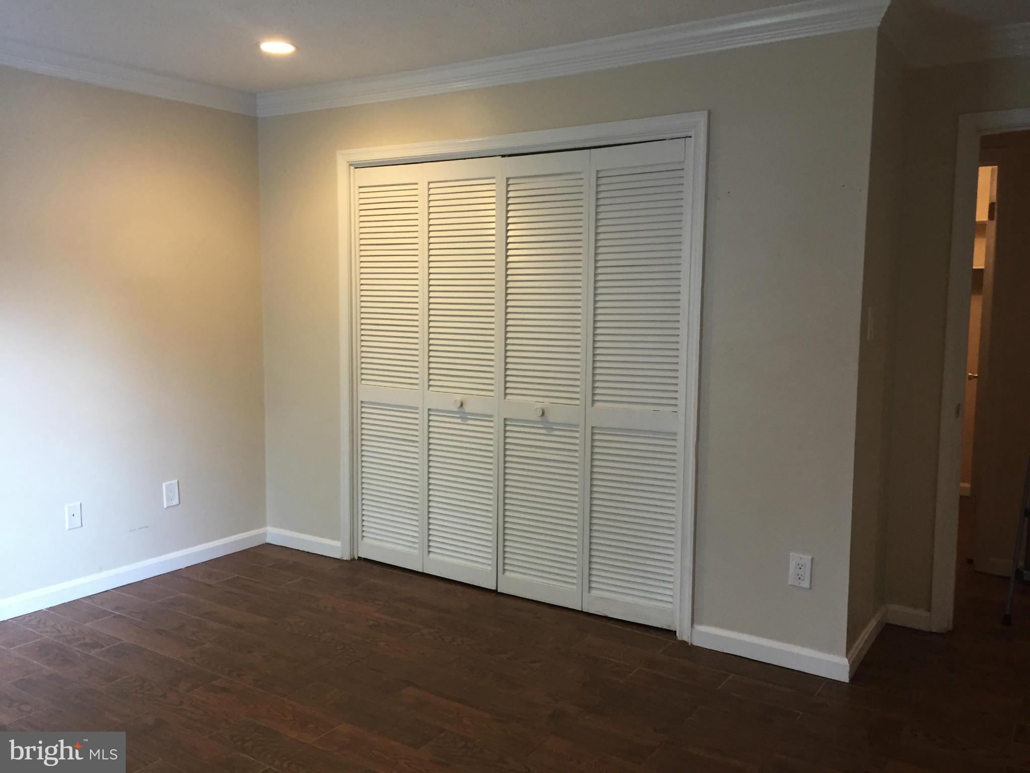 THE OAKTON - Residential Lease