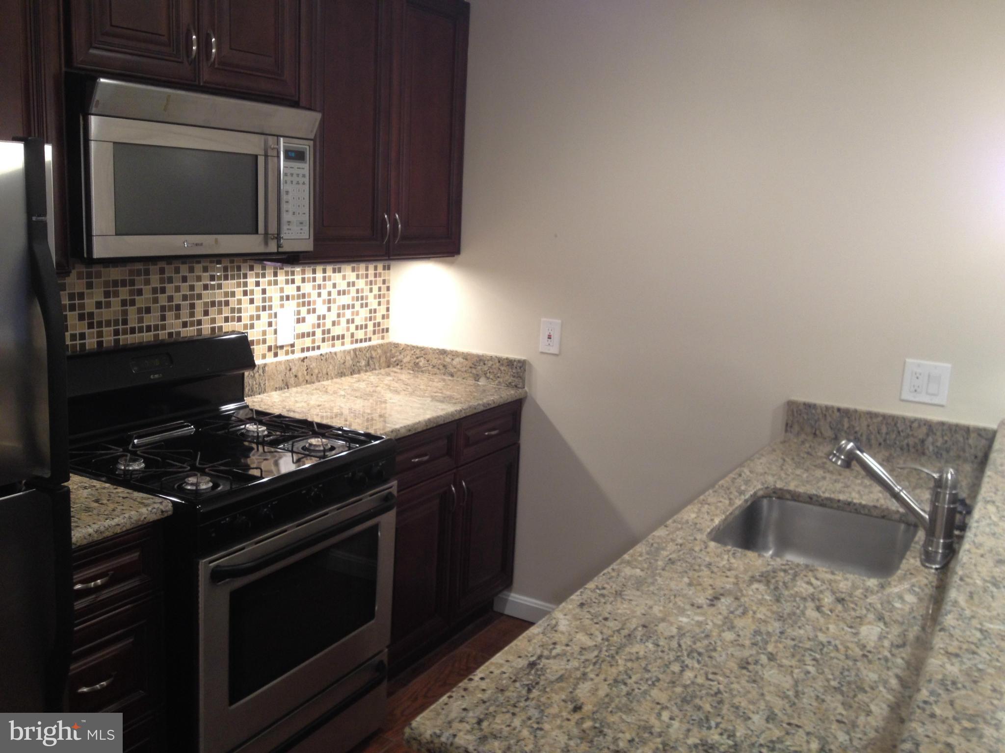 THE OAKTON - Residential Lease