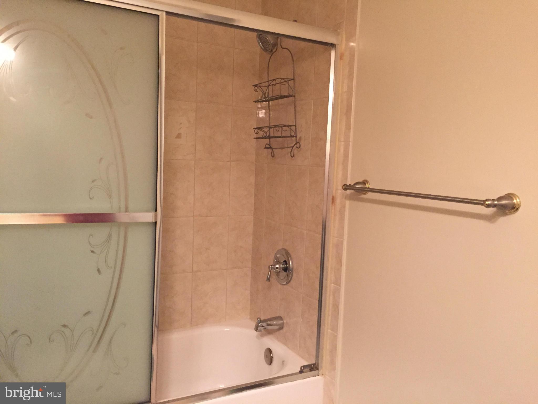 THE OAKTON - Residential Lease