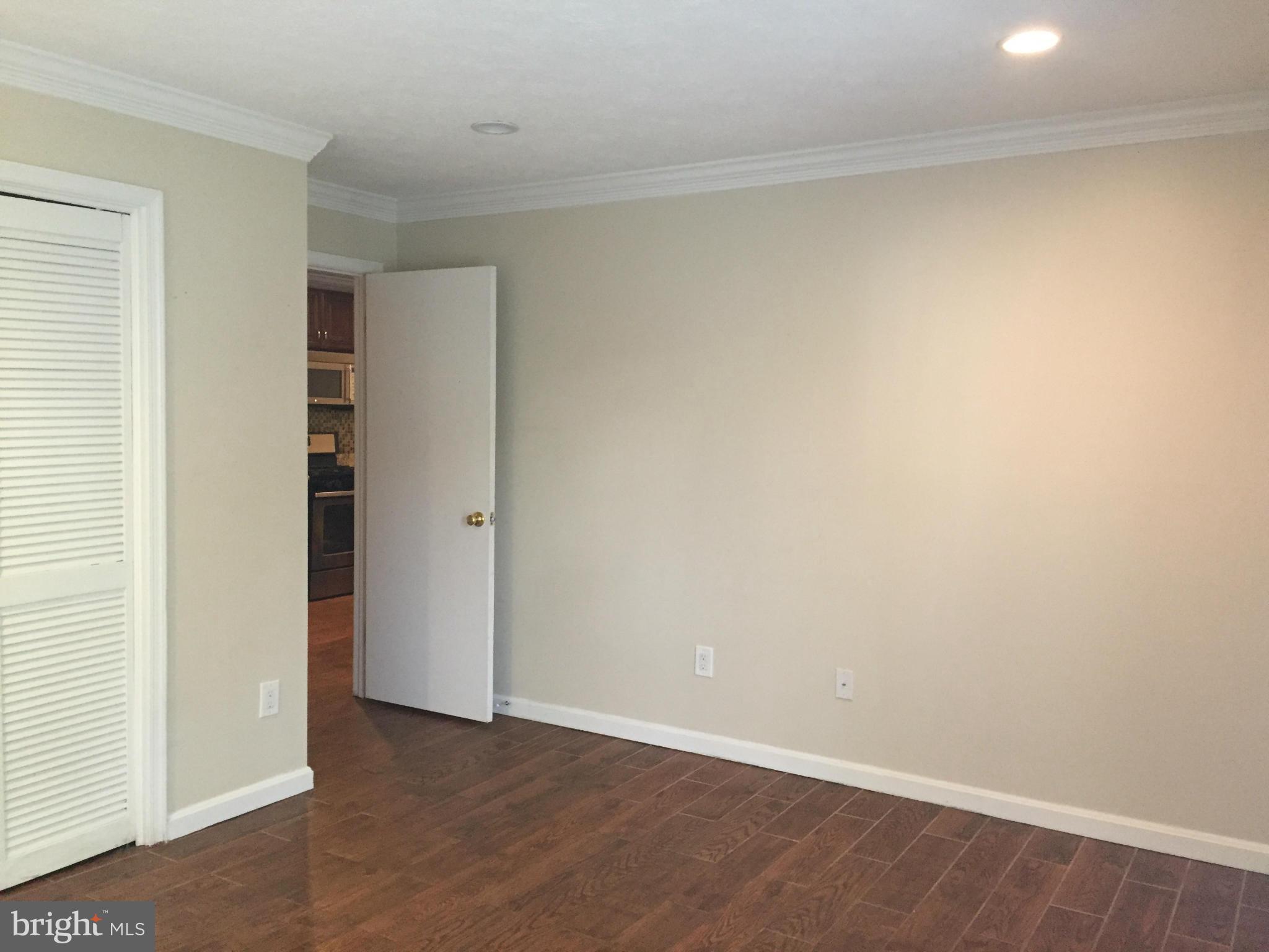 THE OAKTON - Residential Lease