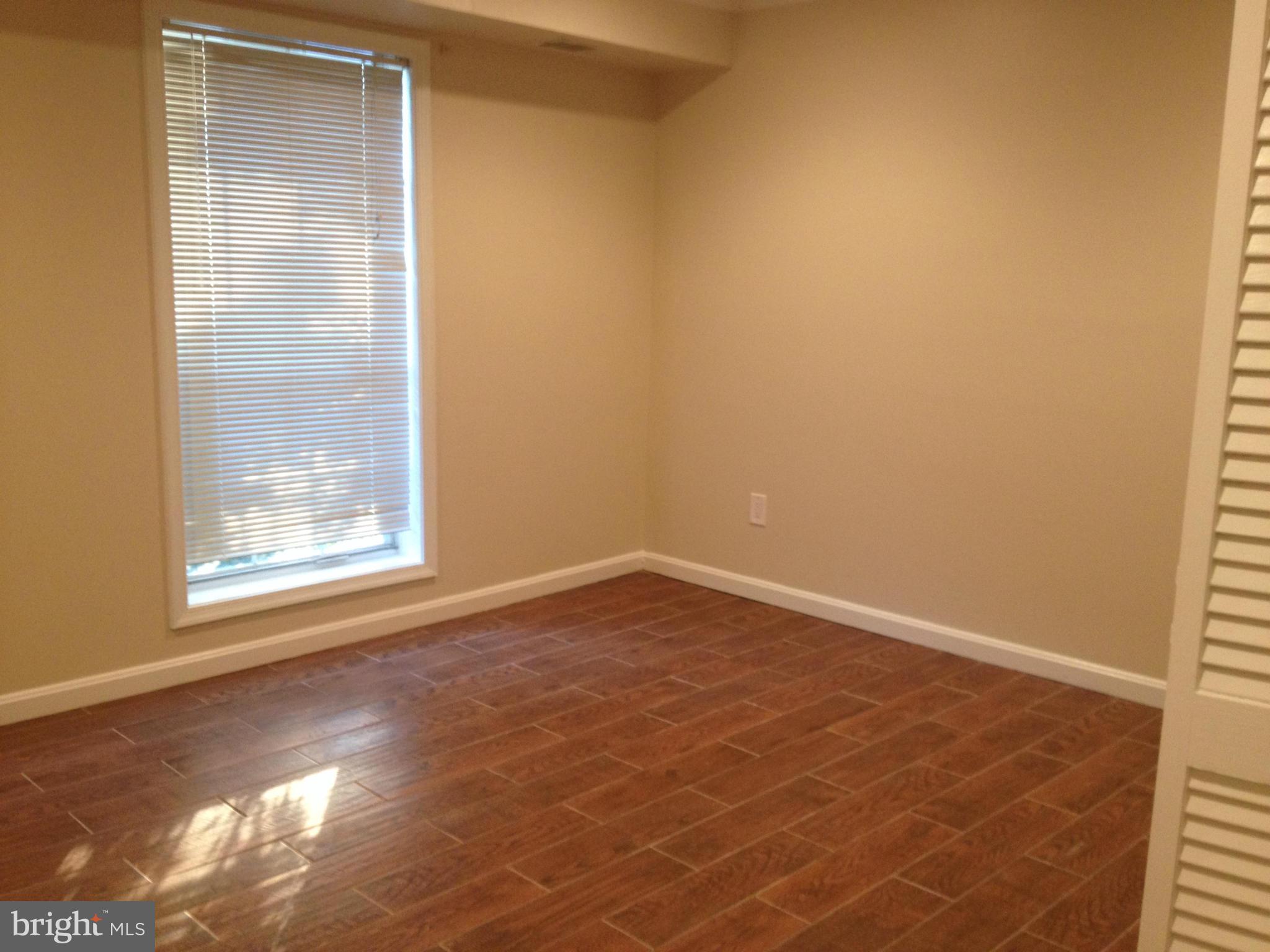 THE OAKTON - Residential Lease