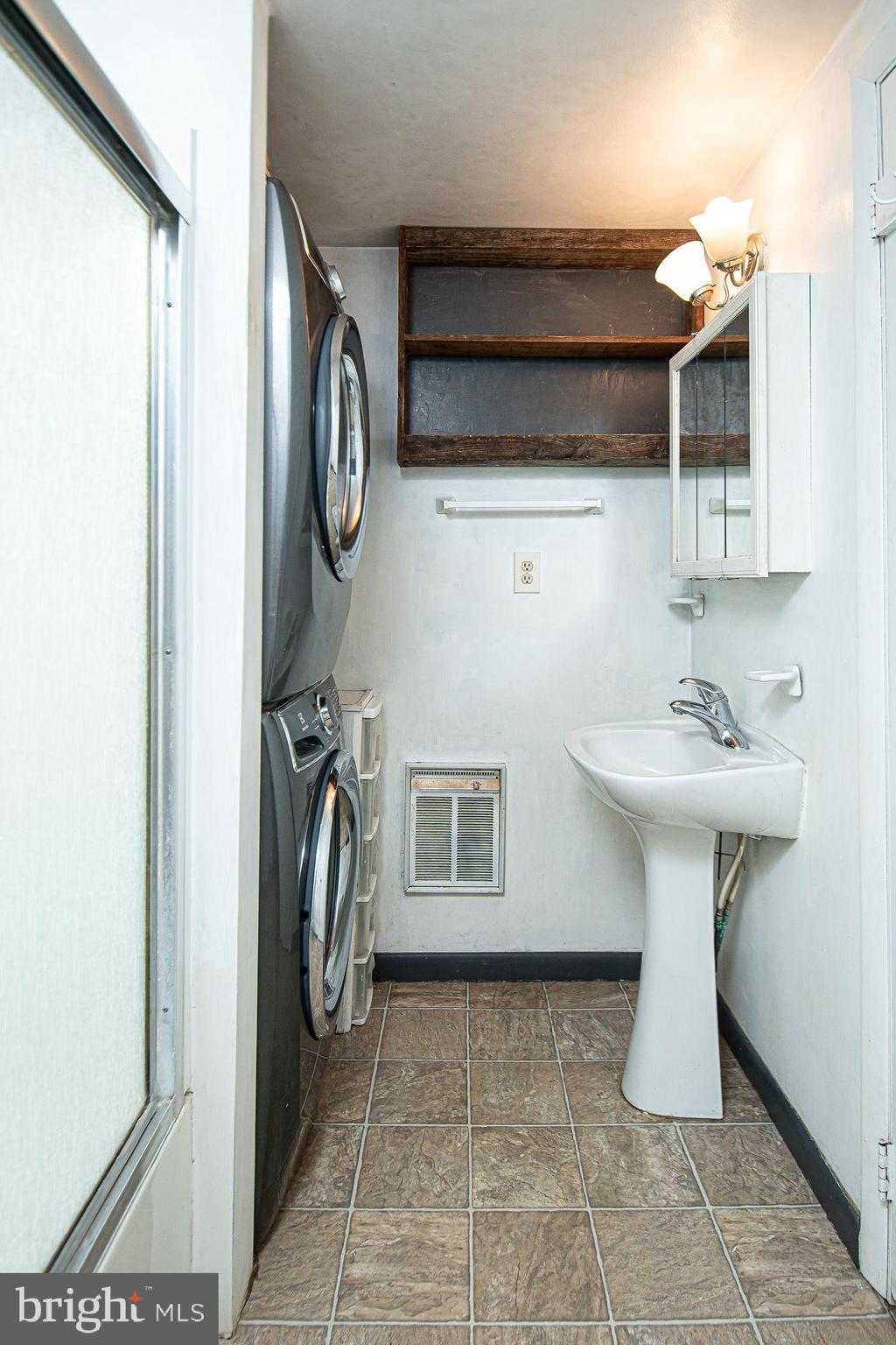 SHEN RIVER ESTATES - Residential