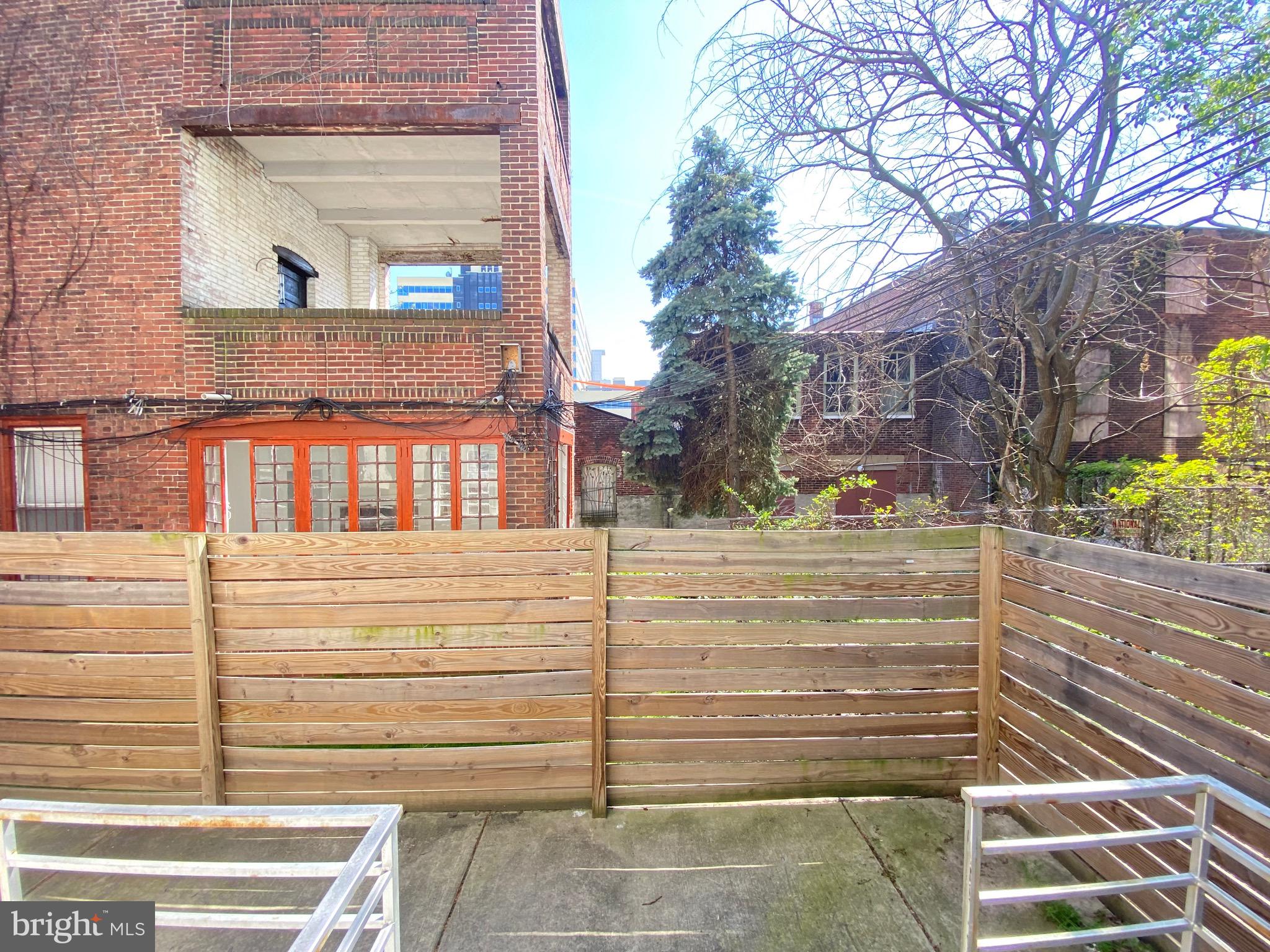 CENTER CITY - Residential Lease