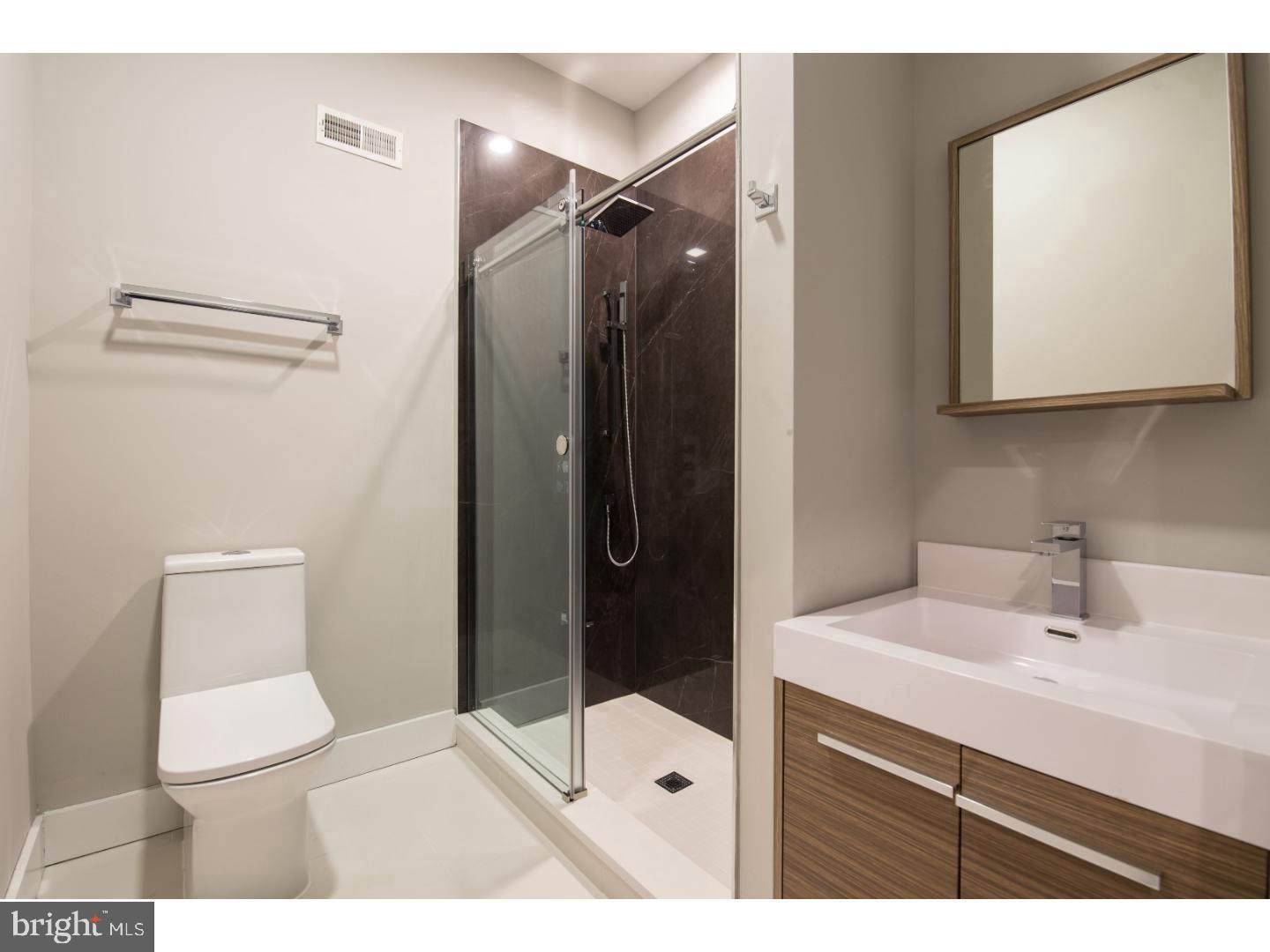 CENTER CITY - Residential Lease