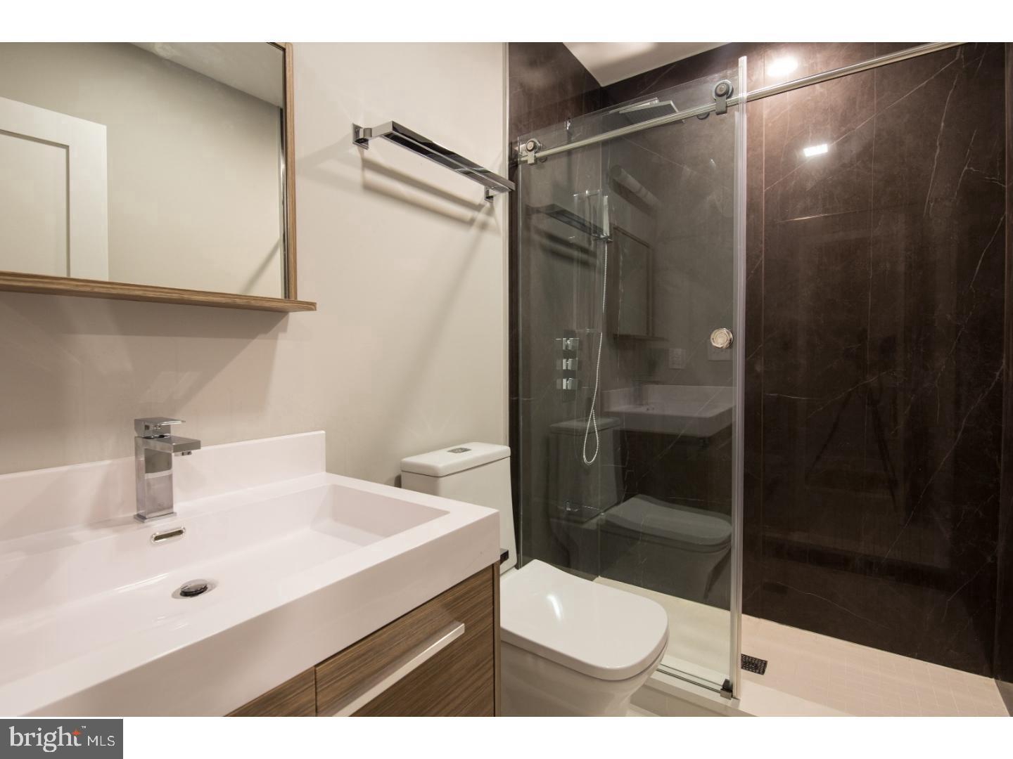 CENTER CITY - Residential Lease