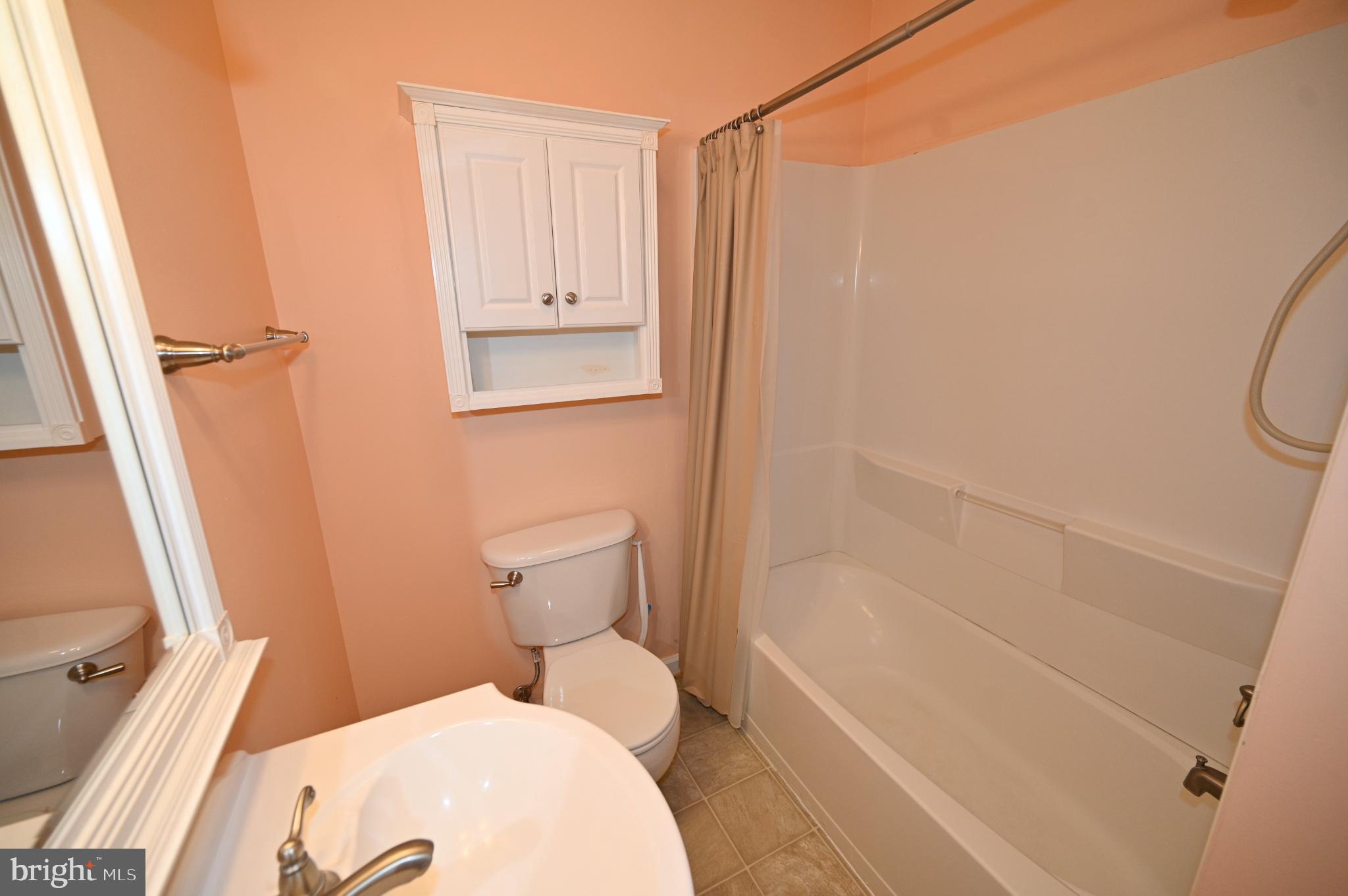 CONSTITUTION HILLS - Residential