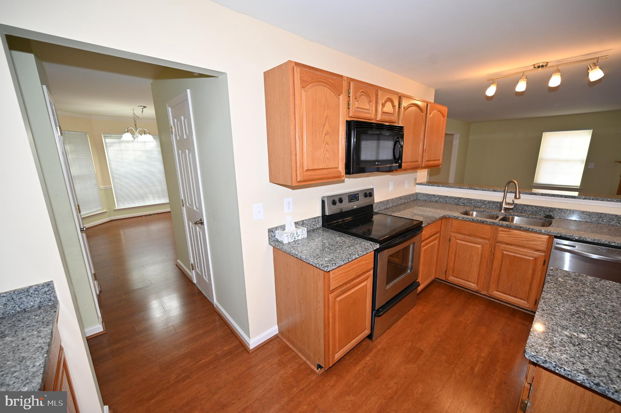 CONSTITUTION HILLS - Residential