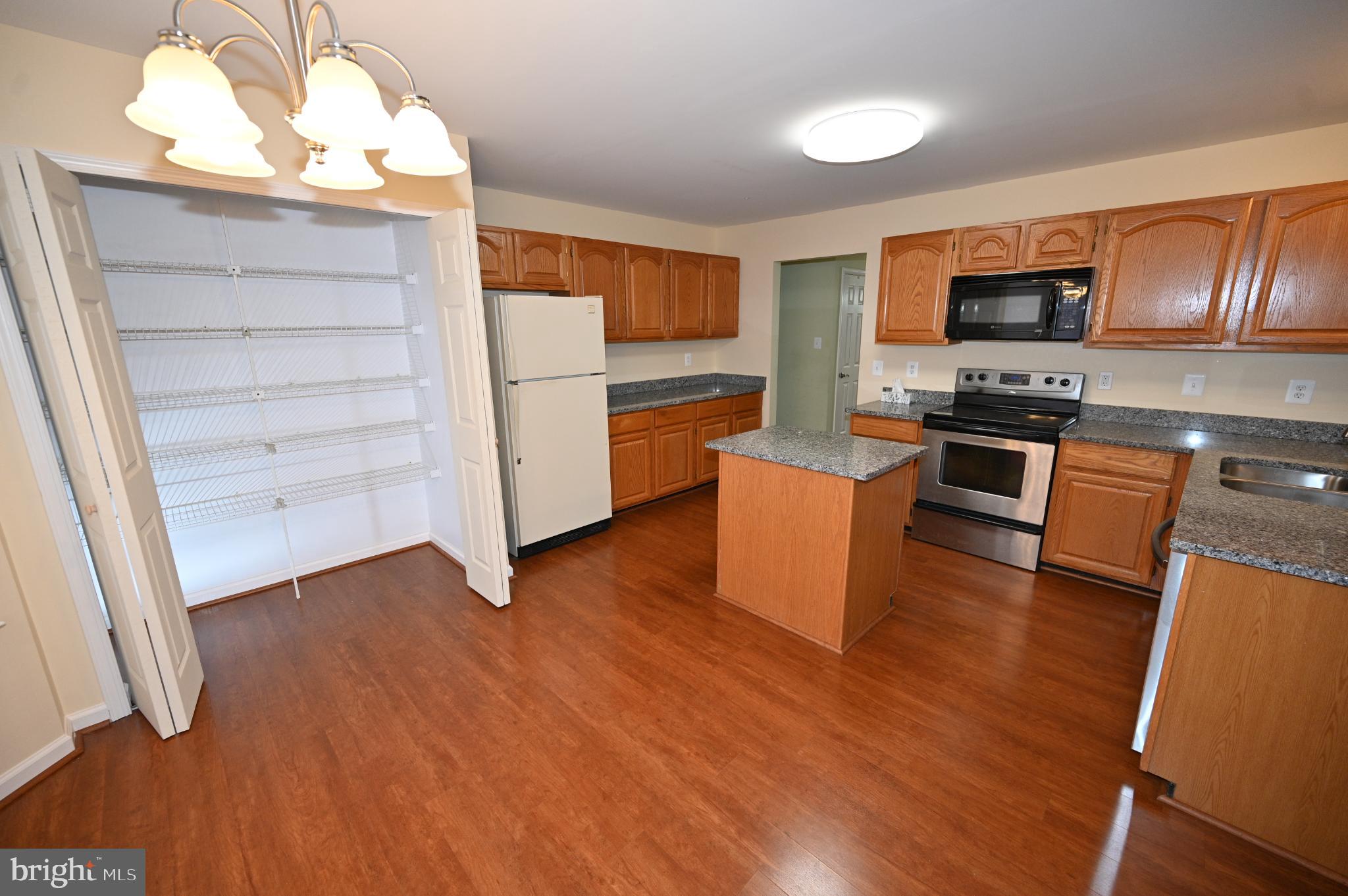 CONSTITUTION HILLS - Residential