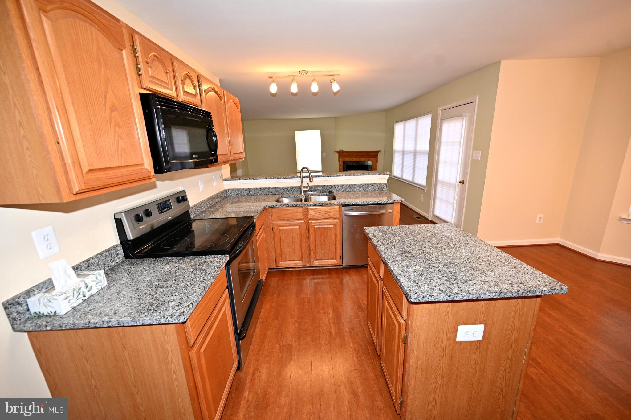 CONSTITUTION HILLS - Residential