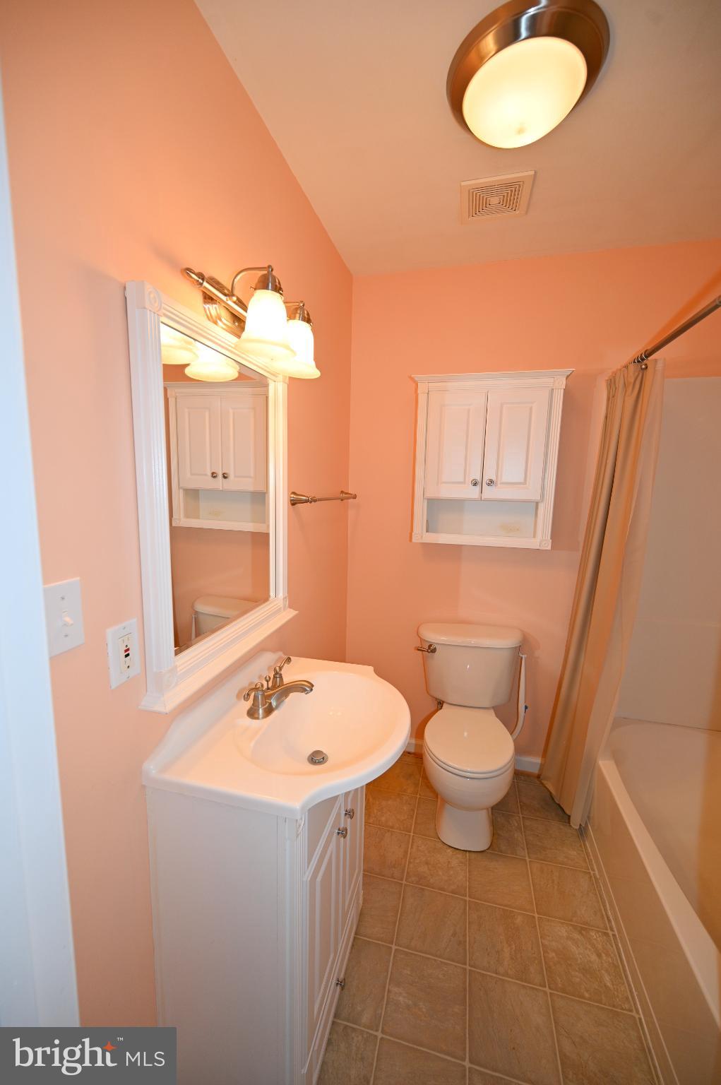 CONSTITUTION HILLS - Residential