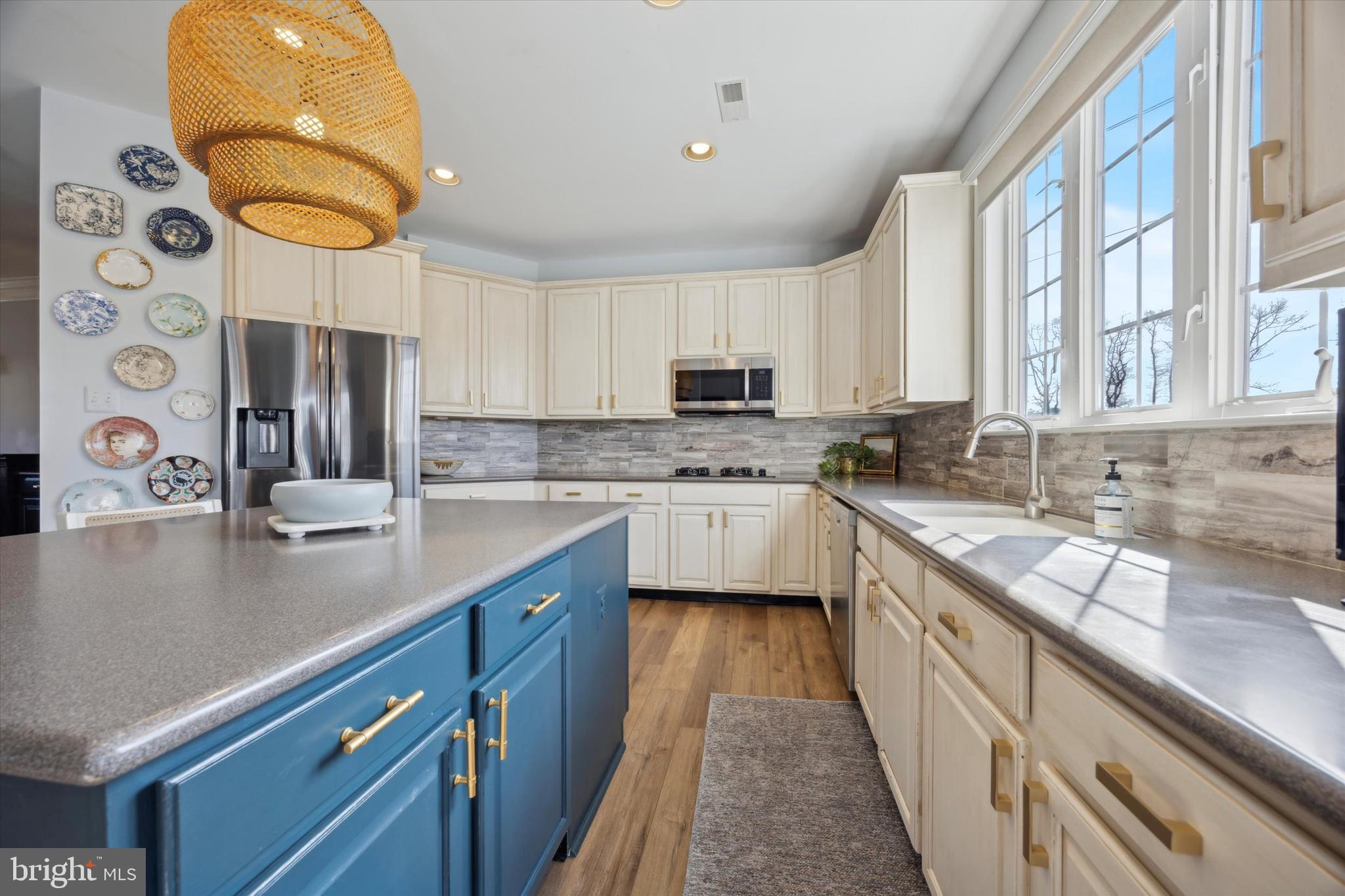 WAINWRIGHT AT WHIT - Residential