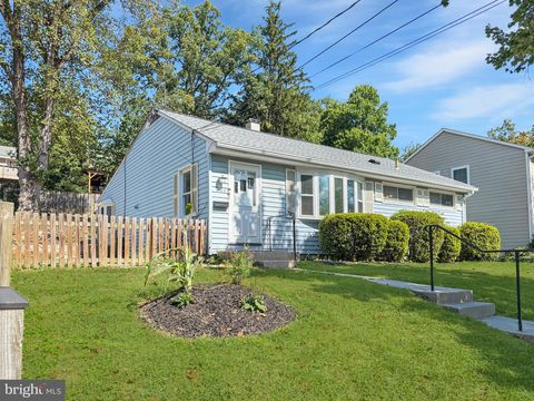 Photo of 1204 Parrish Drive, ROCKVILLE, MD 20851 (MLS # MDMC2192678)