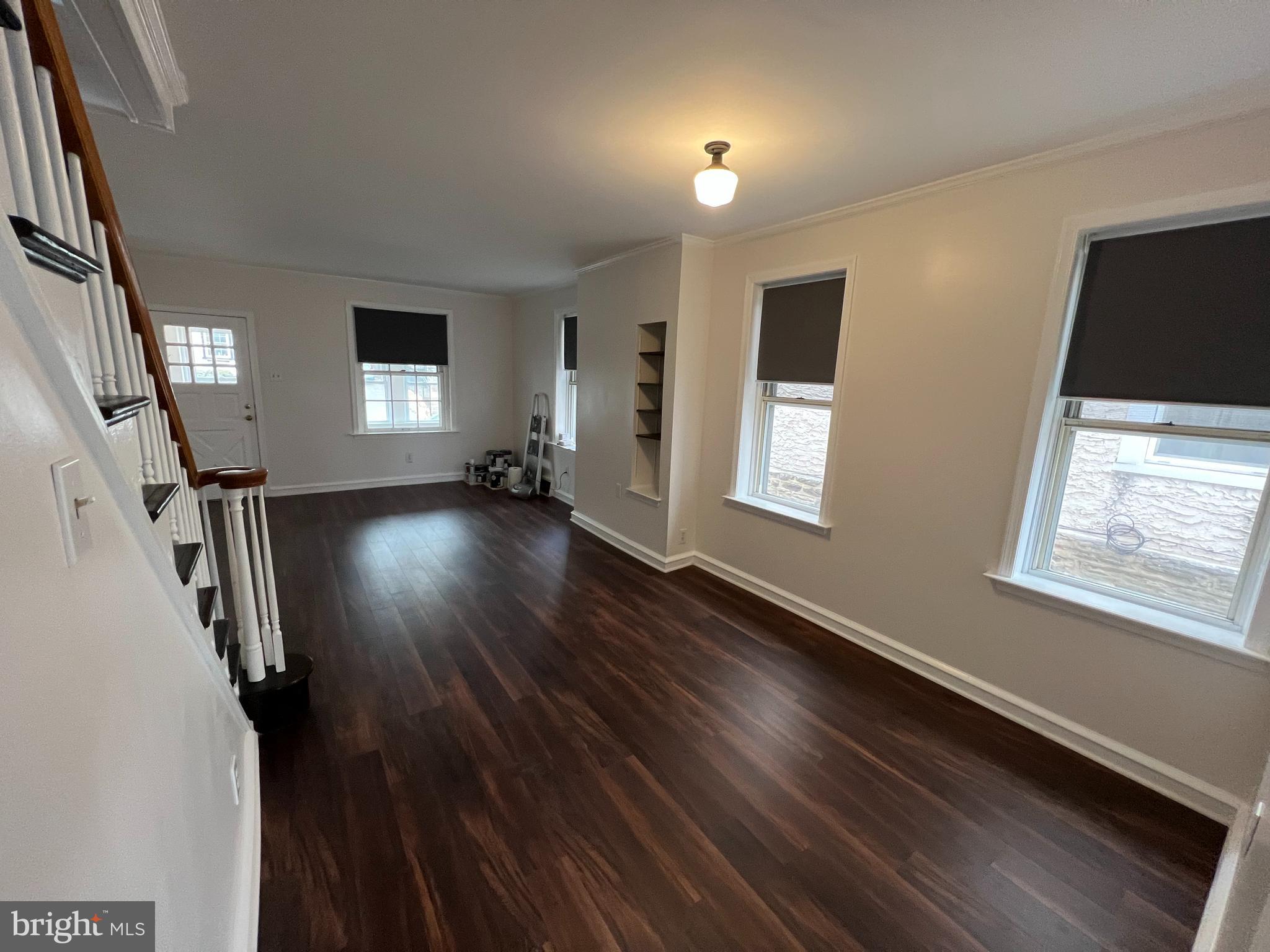 30 W ABINGTON AVENUE