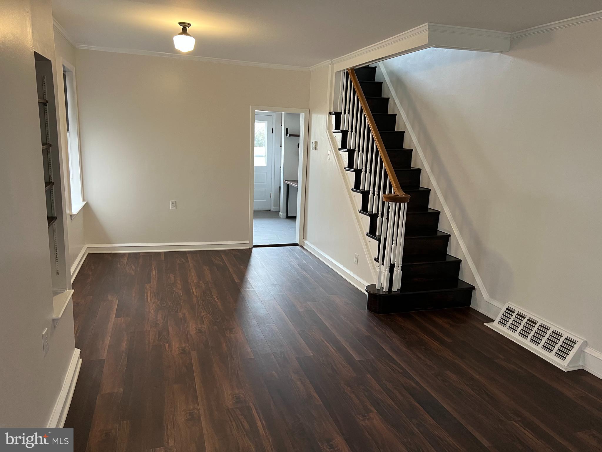 30 W ABINGTON AVENUE