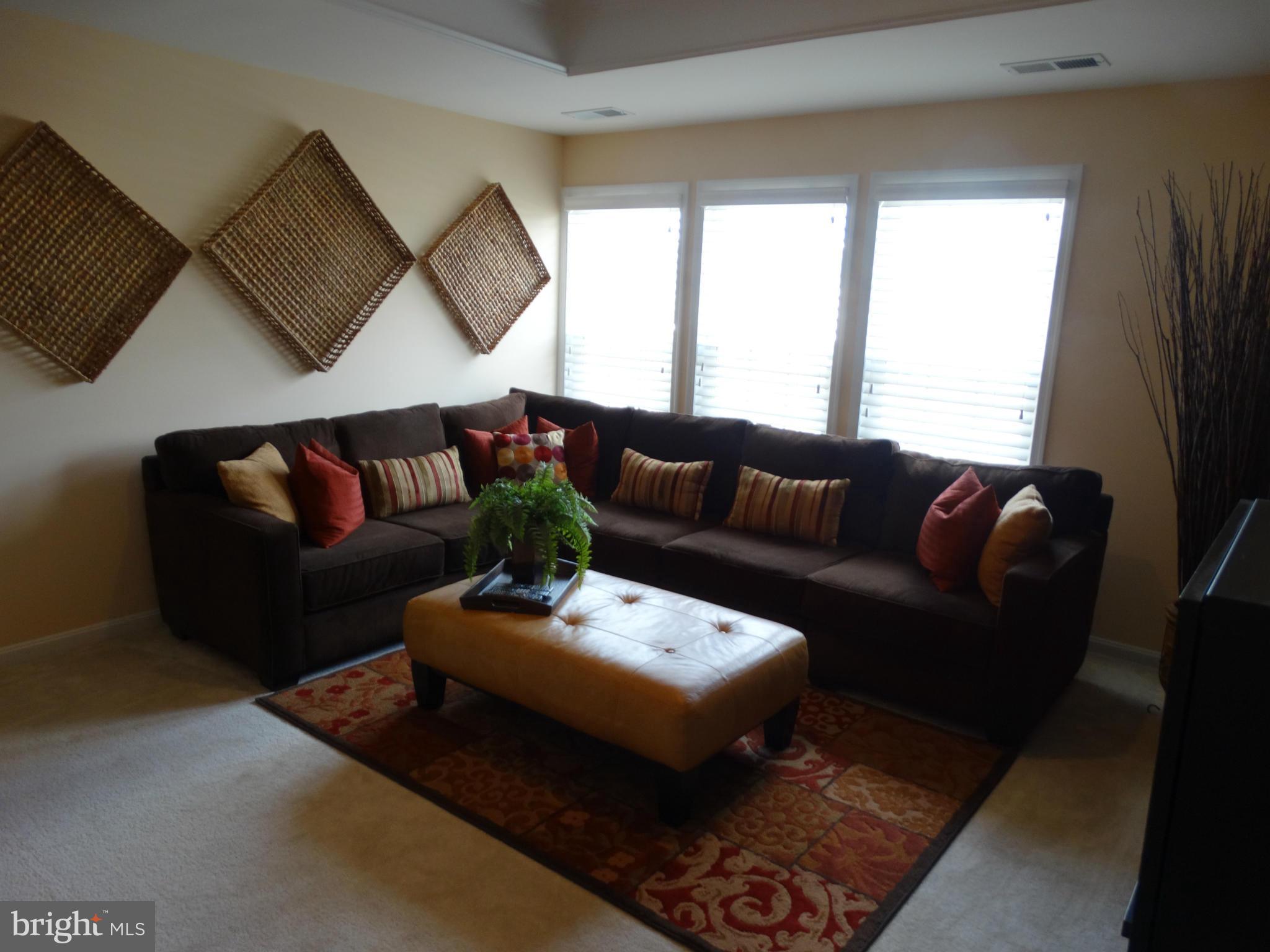 LANSDOWNE TOWN CENTER - Residential