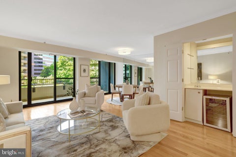 Condo For Sale - 1300 Crystal Drive #401S<br/> ARLINGTON, VA 22202