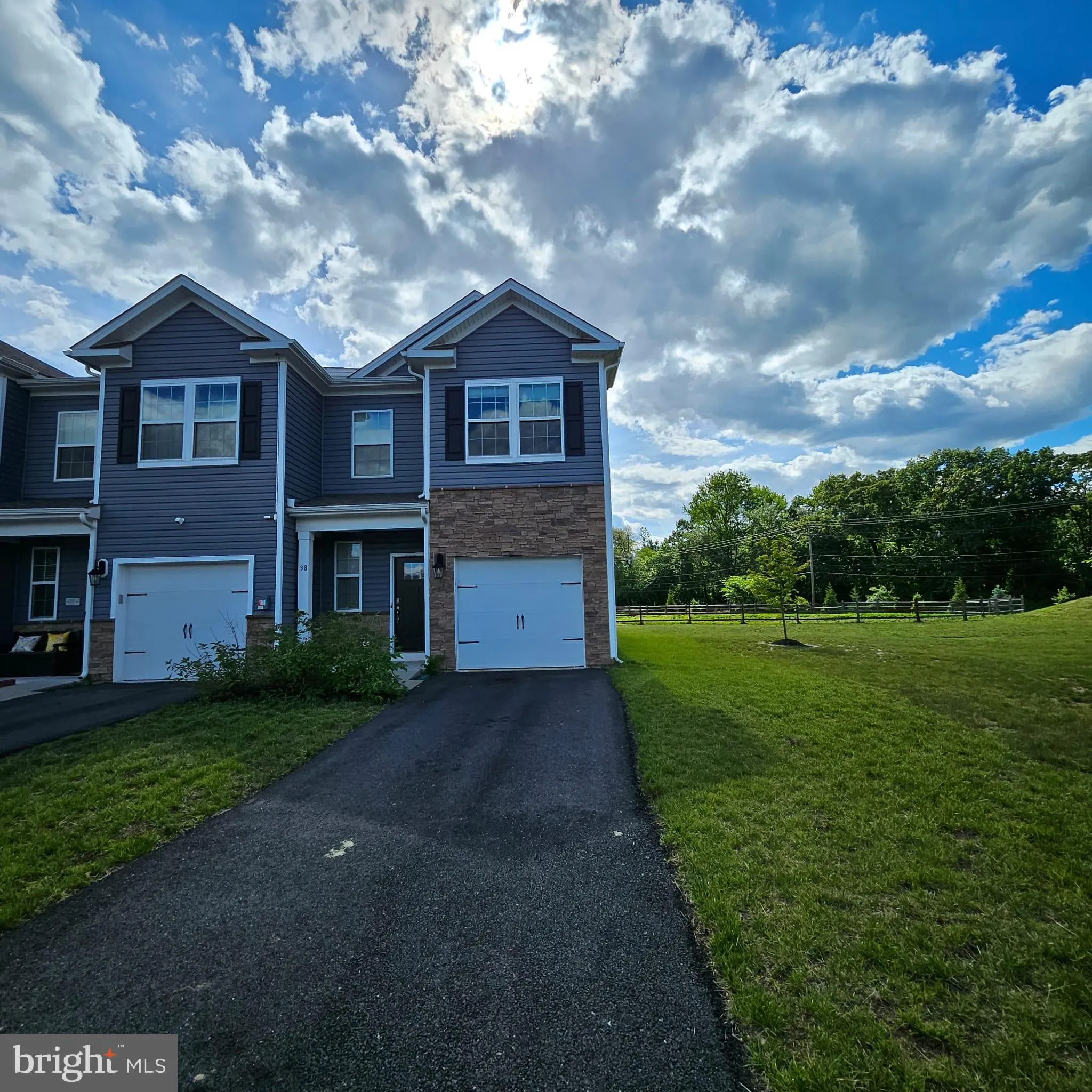 Burlington, New Jersey 08016, United States, 3 Bedrooms Bedrooms, ,3 BathroomsBathrooms,Residential,Active,147452