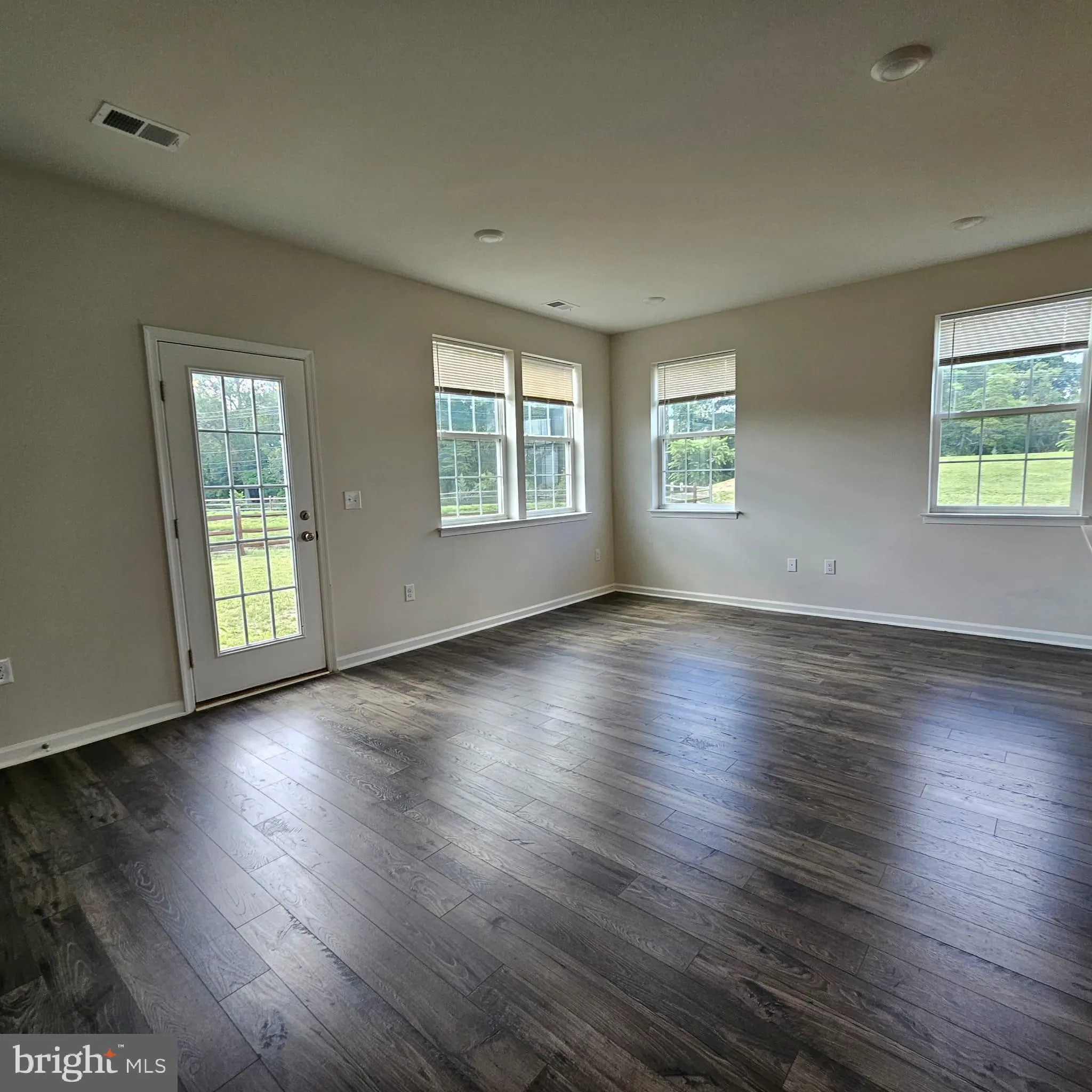 Burlington, New Jersey 08016, United States, 3 Bedrooms Bedrooms, ,3 BathroomsBathrooms,Residential,Active,147452