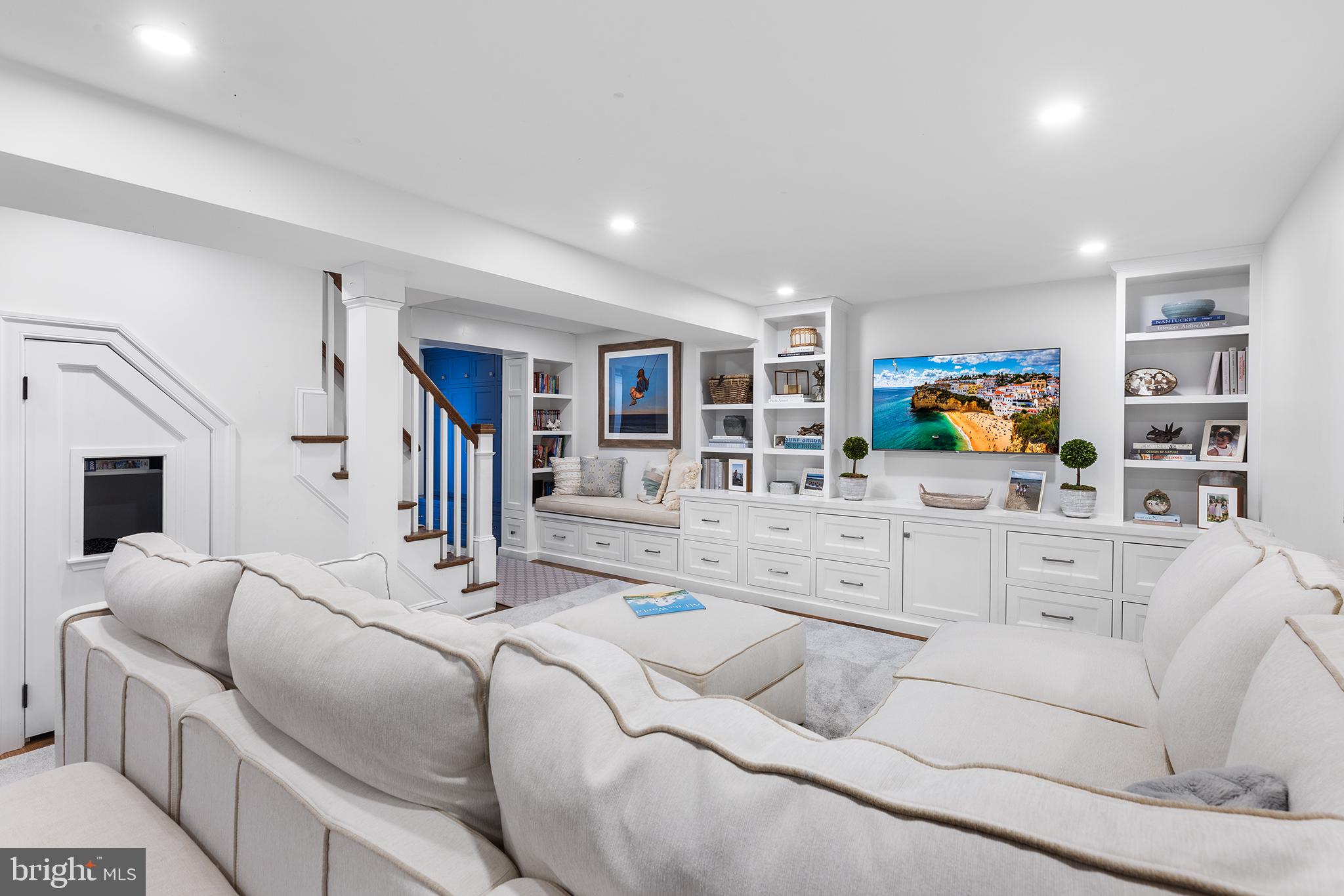 WAYNEWOODS - Residential