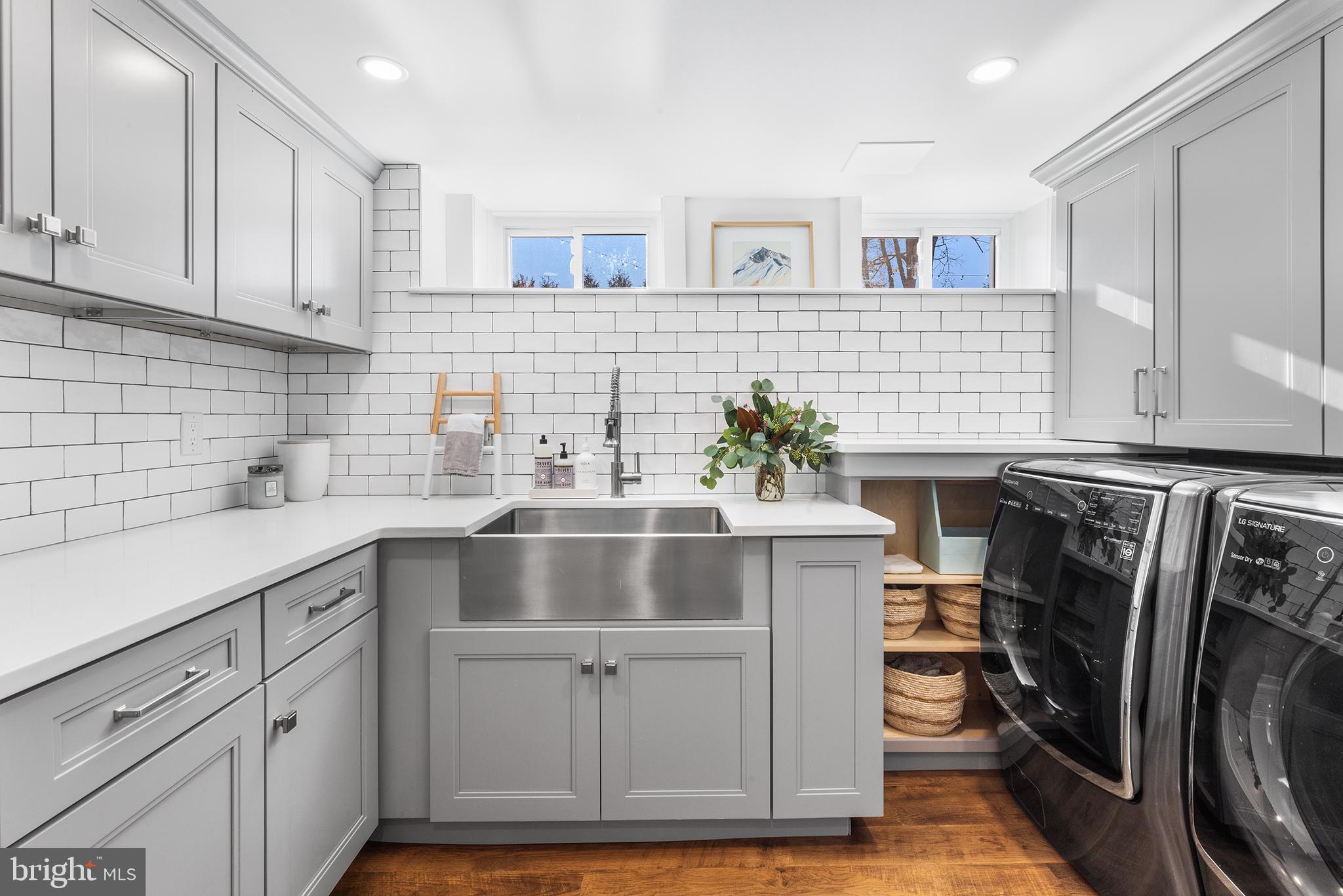 WAYNEWOODS - Residential