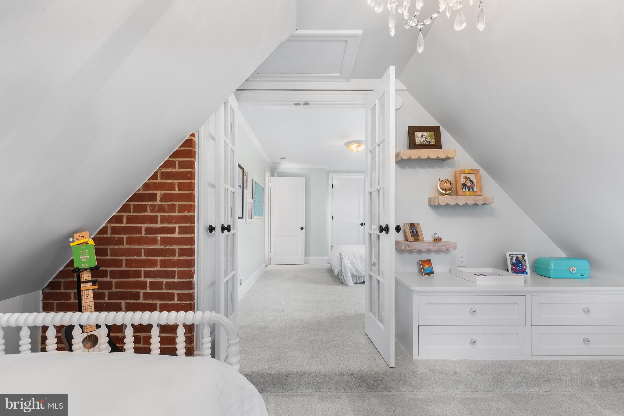 WAYNEWOODS - Residential