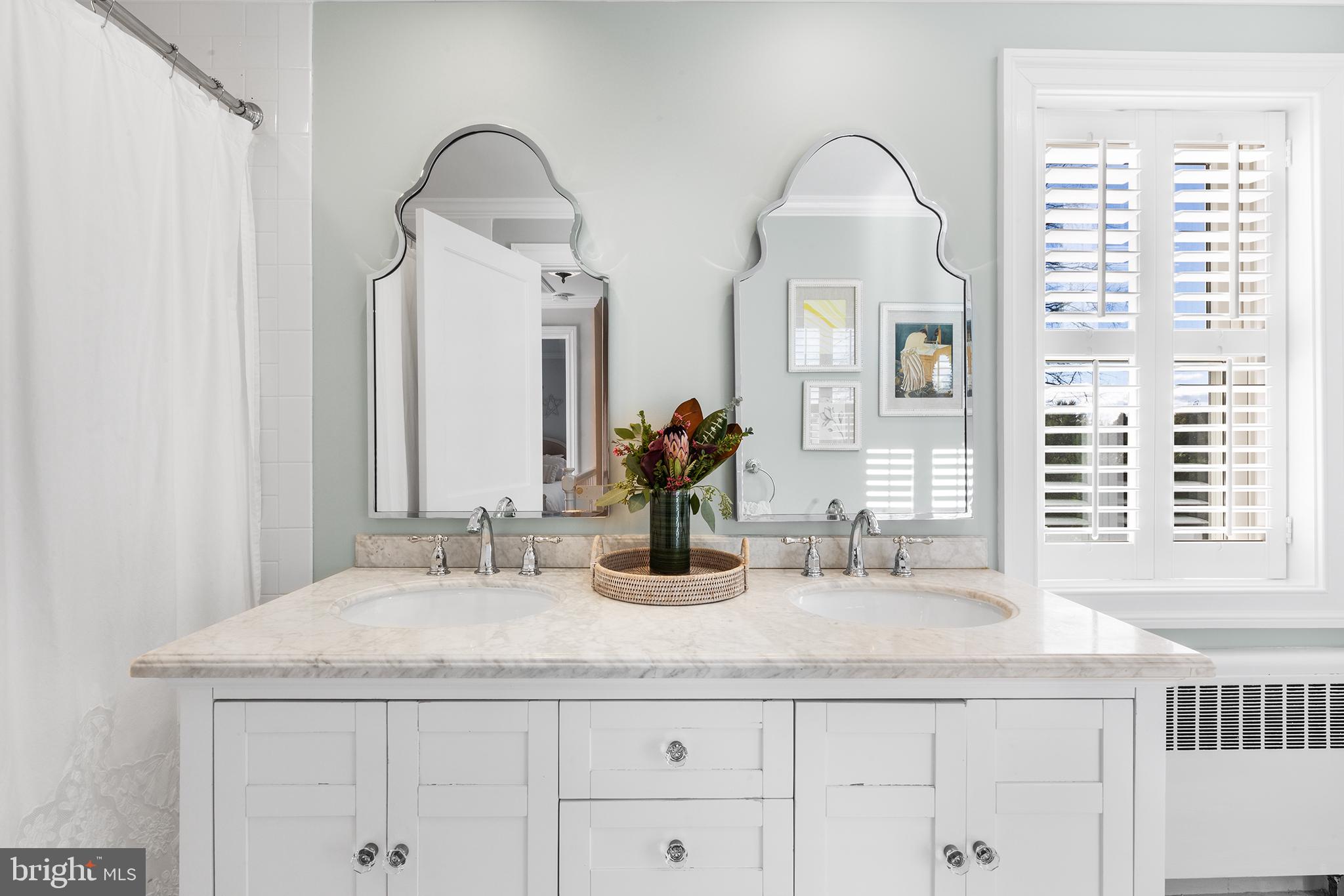 WAYNEWOODS - Residential