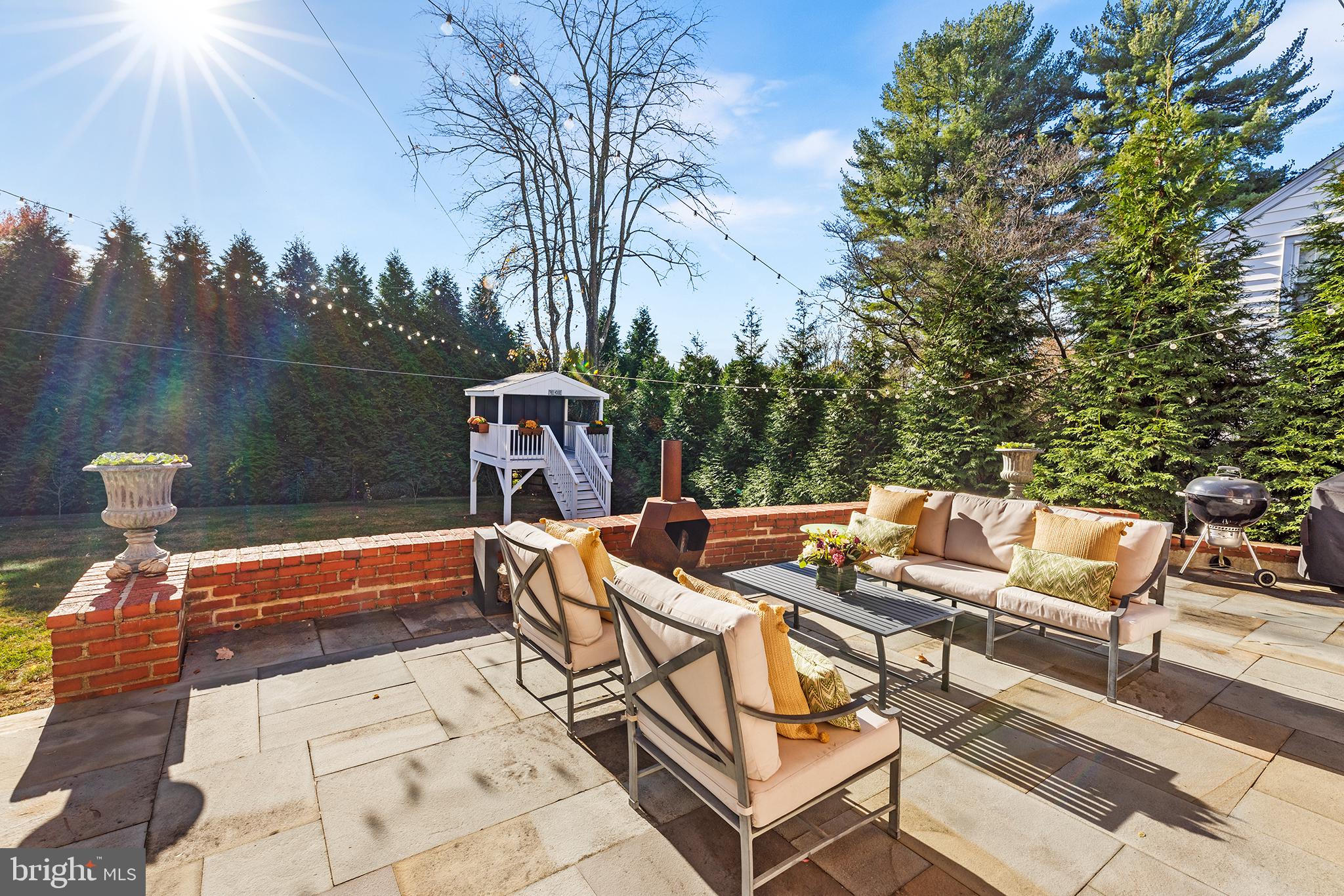 WAYNEWOODS - Residential