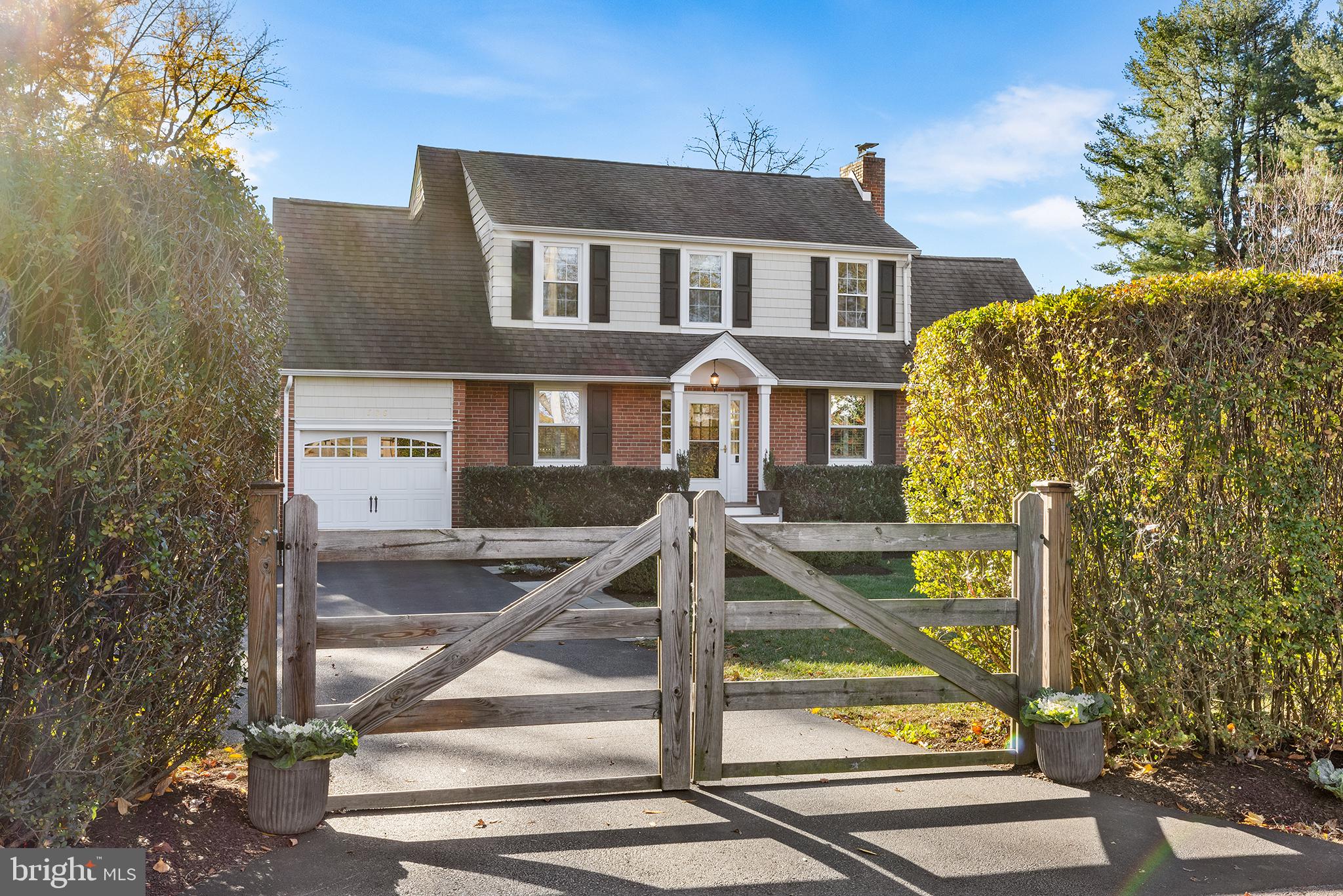 WAYNEWOODS - Residential