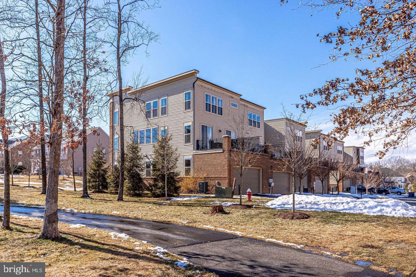 BRAMBLETON TOWN CENTER - Residential