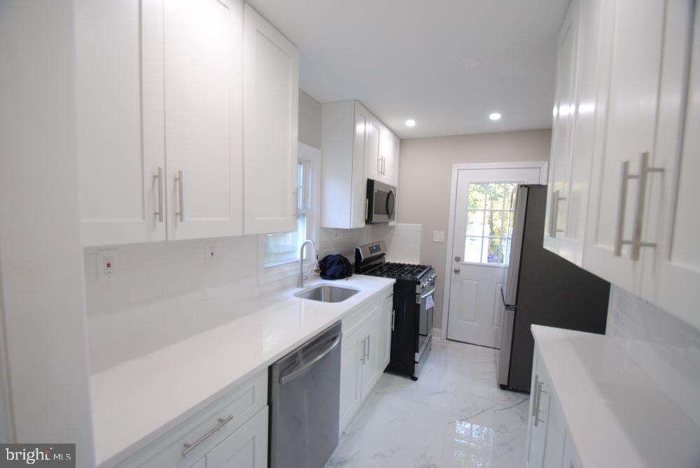 RIVERDALE PARK - Residential