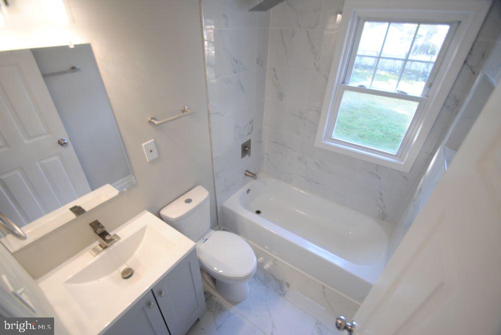 RIVERDALE PARK - Residential