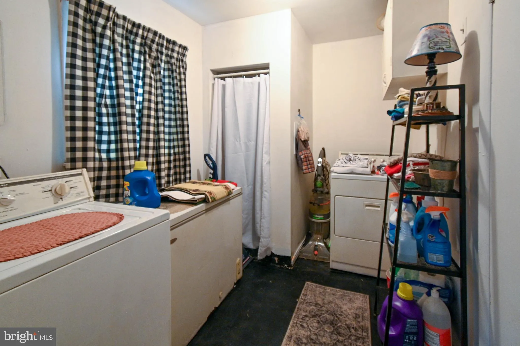 Martinsburg, West Virginia 25401, United States, 2 Bedrooms Bedrooms, ,1 BathroomBathrooms,Residential,Pending,32241